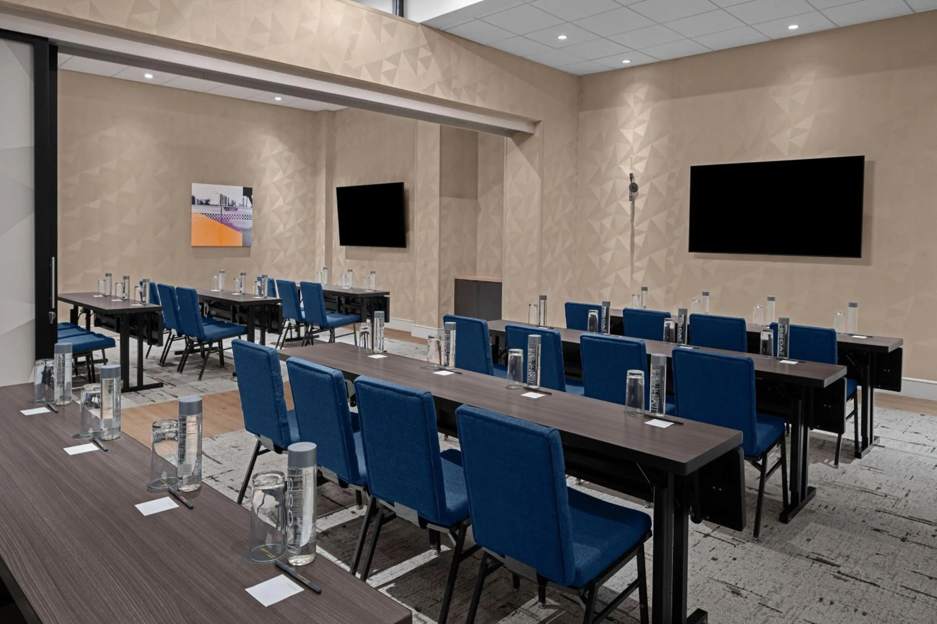 Meeting/conference room in Courtyard by Marriott New York World Trade Center Area