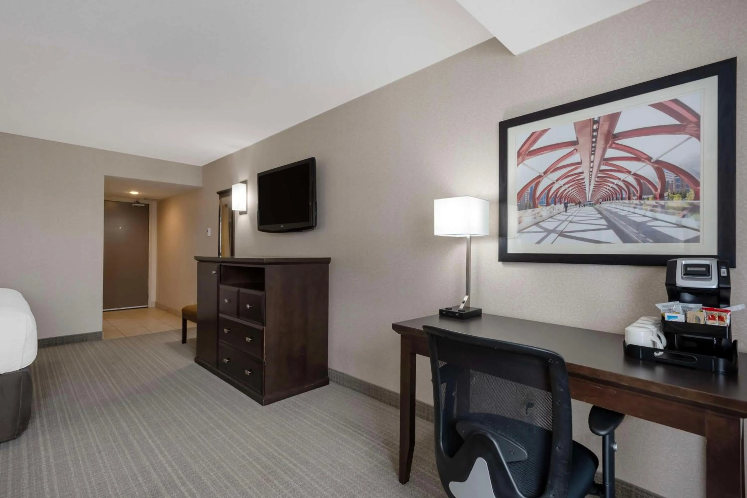 Bedroom in Best Western PLUS Port O'Call Hotel