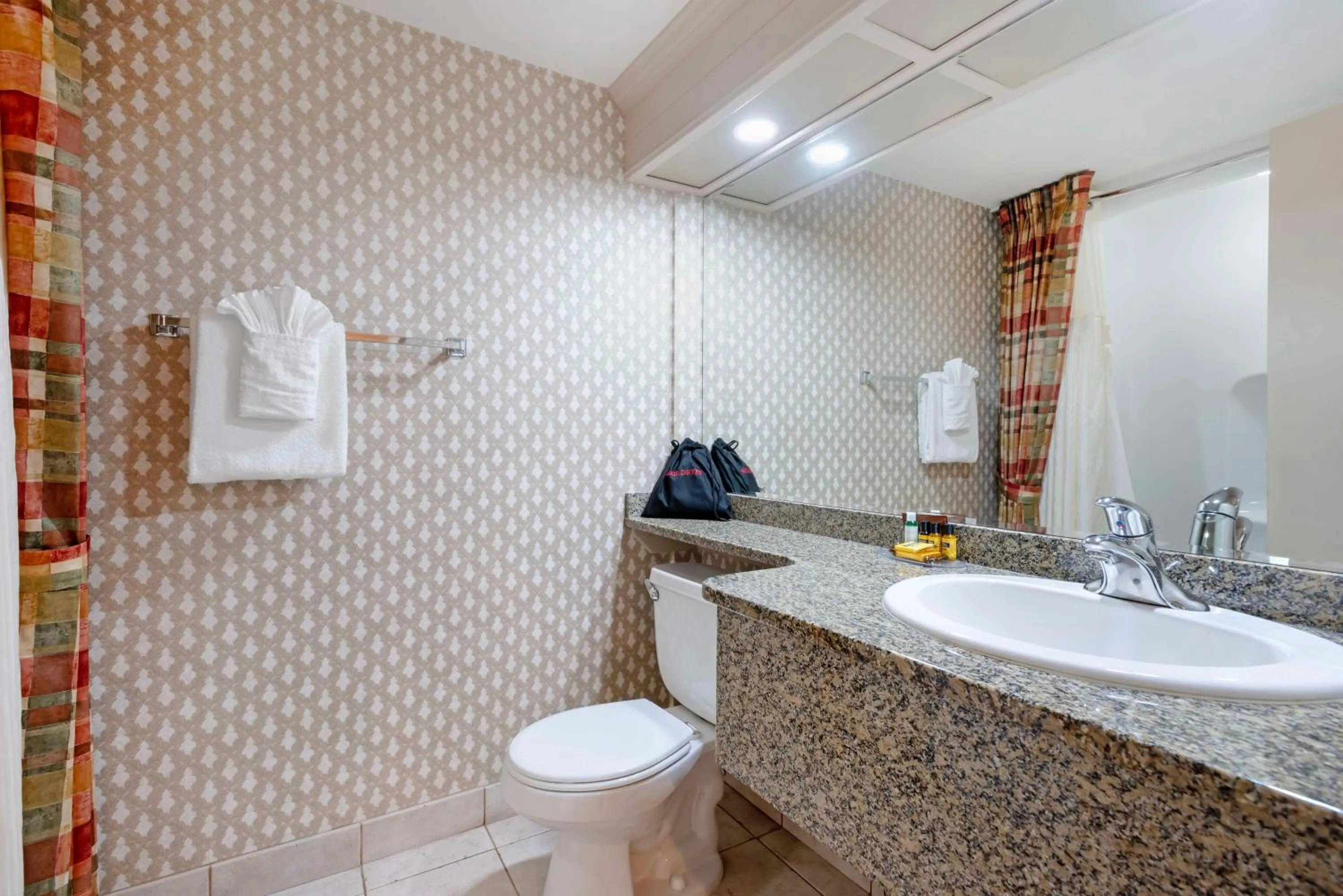 Bathroom in Best Western PLUS Port O'Call Hotel