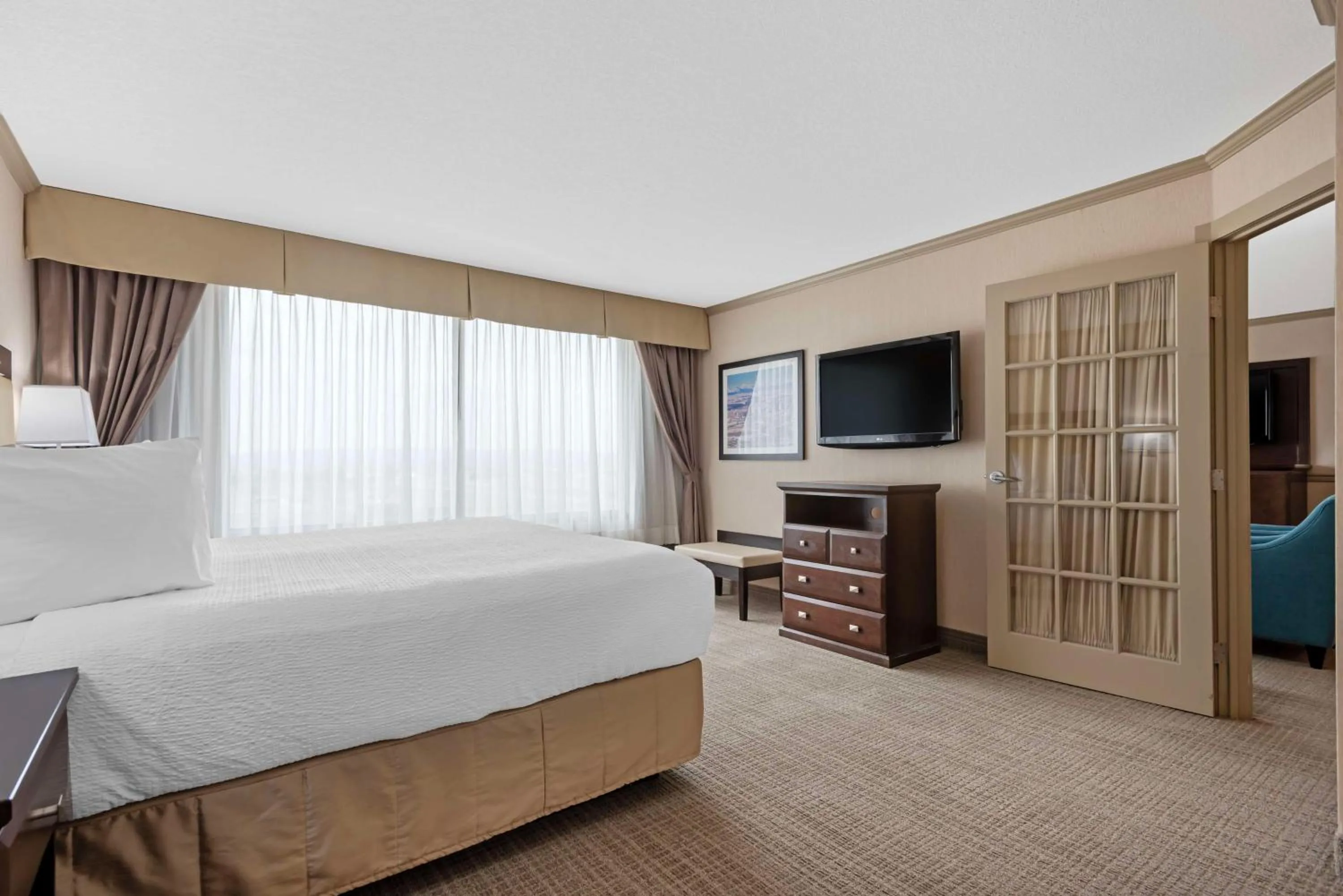 Bedroom, Bed in Best Western PLUS Port O'Call Hotel