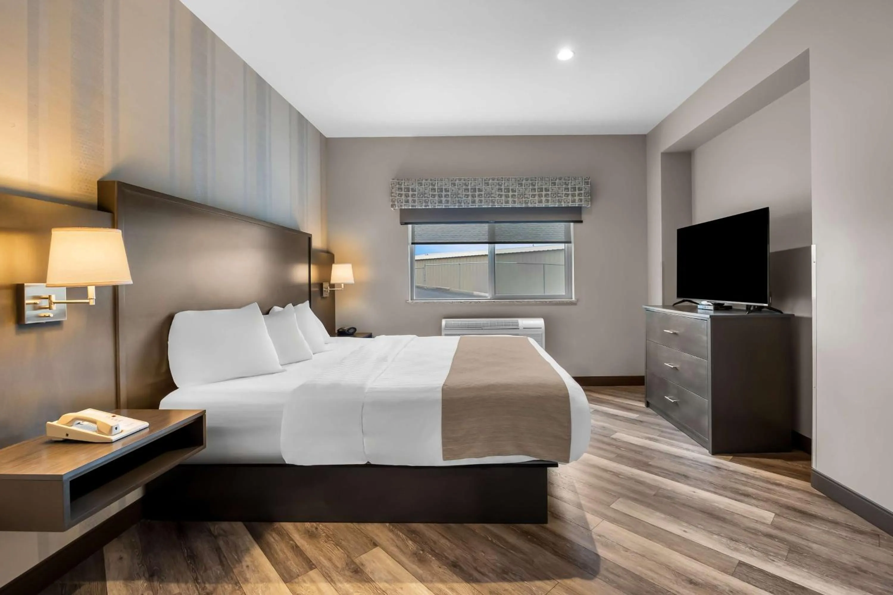 Bedroom, Bed in Best Western Sawtooth Inn and Suites