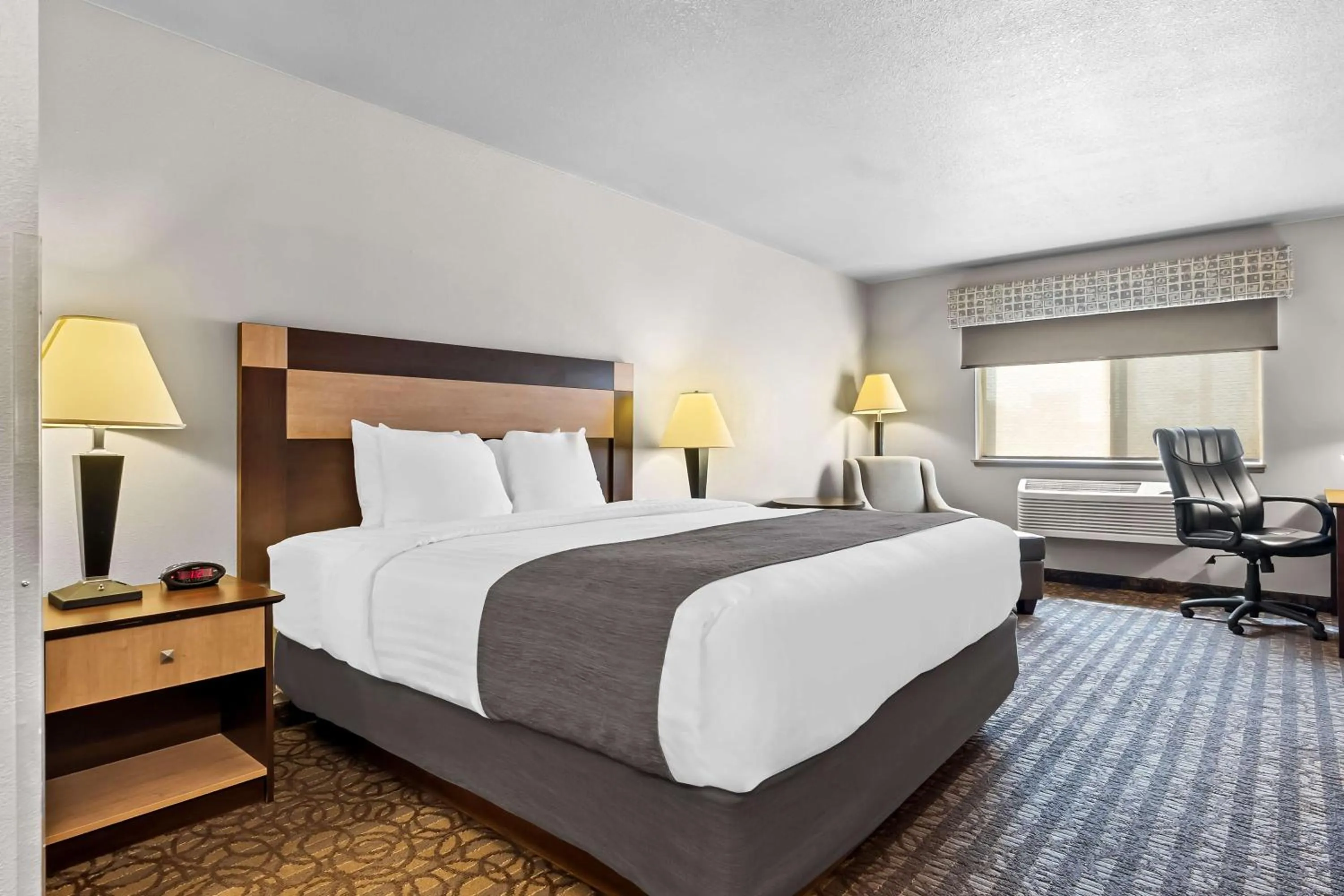 Bedroom, Bed in Best Western Sawtooth Inn and Suites