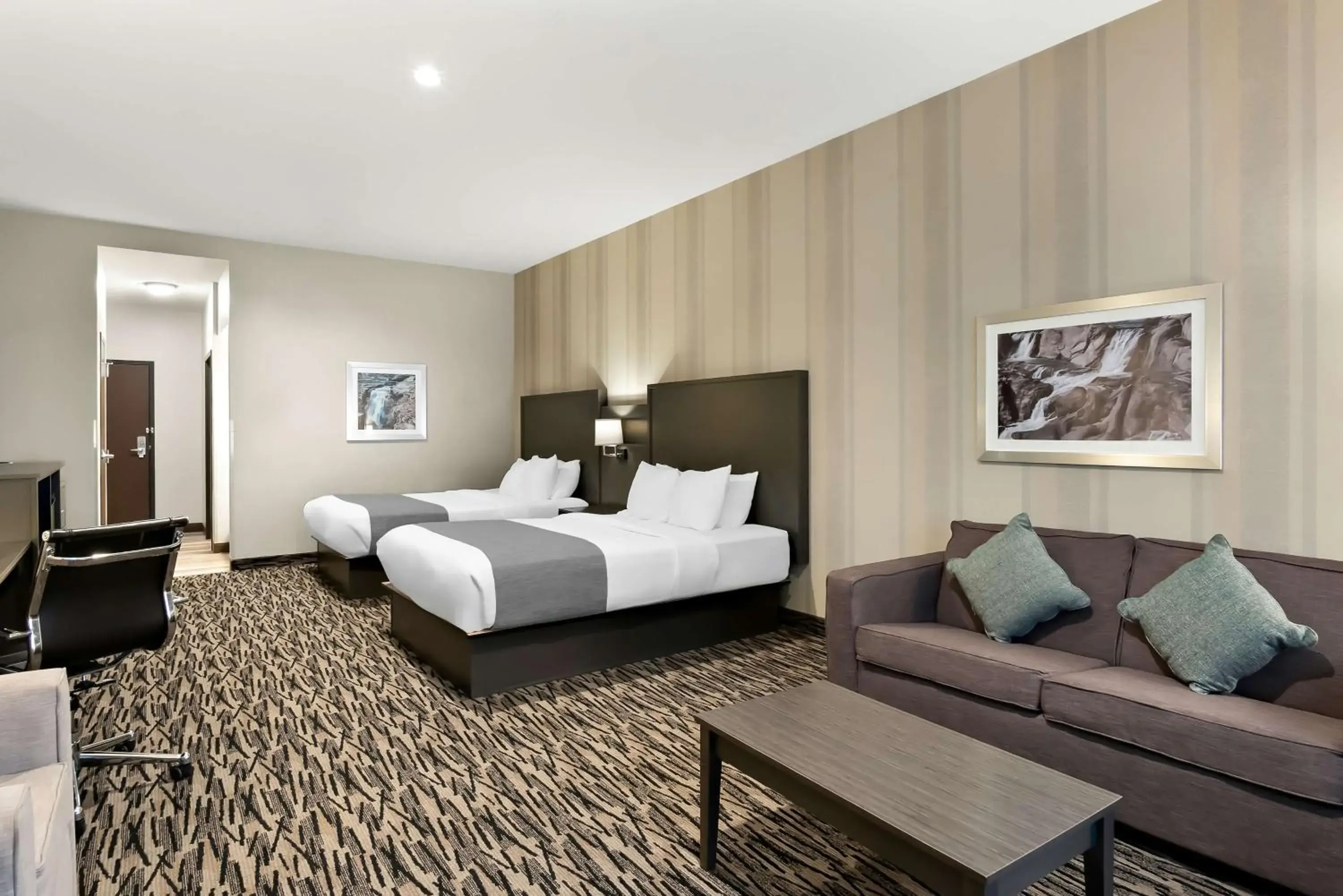 Queen Room with Two Queen Beds and Sofa Bed - Non-Smoking in Best Western Sawtooth Inn and Suites Queen Room with Two Queen Beds and Sofa Bed - Non-Smoking in Best Western Sawtooth Inn and Suites