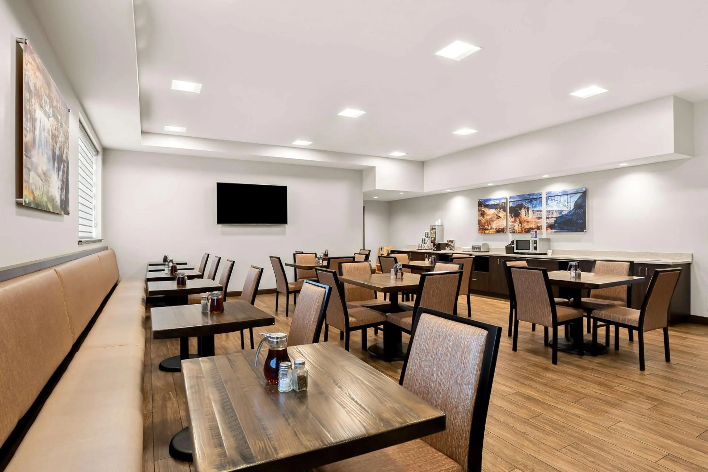 Breakfast in Best Western Sawtooth Inn and Suites