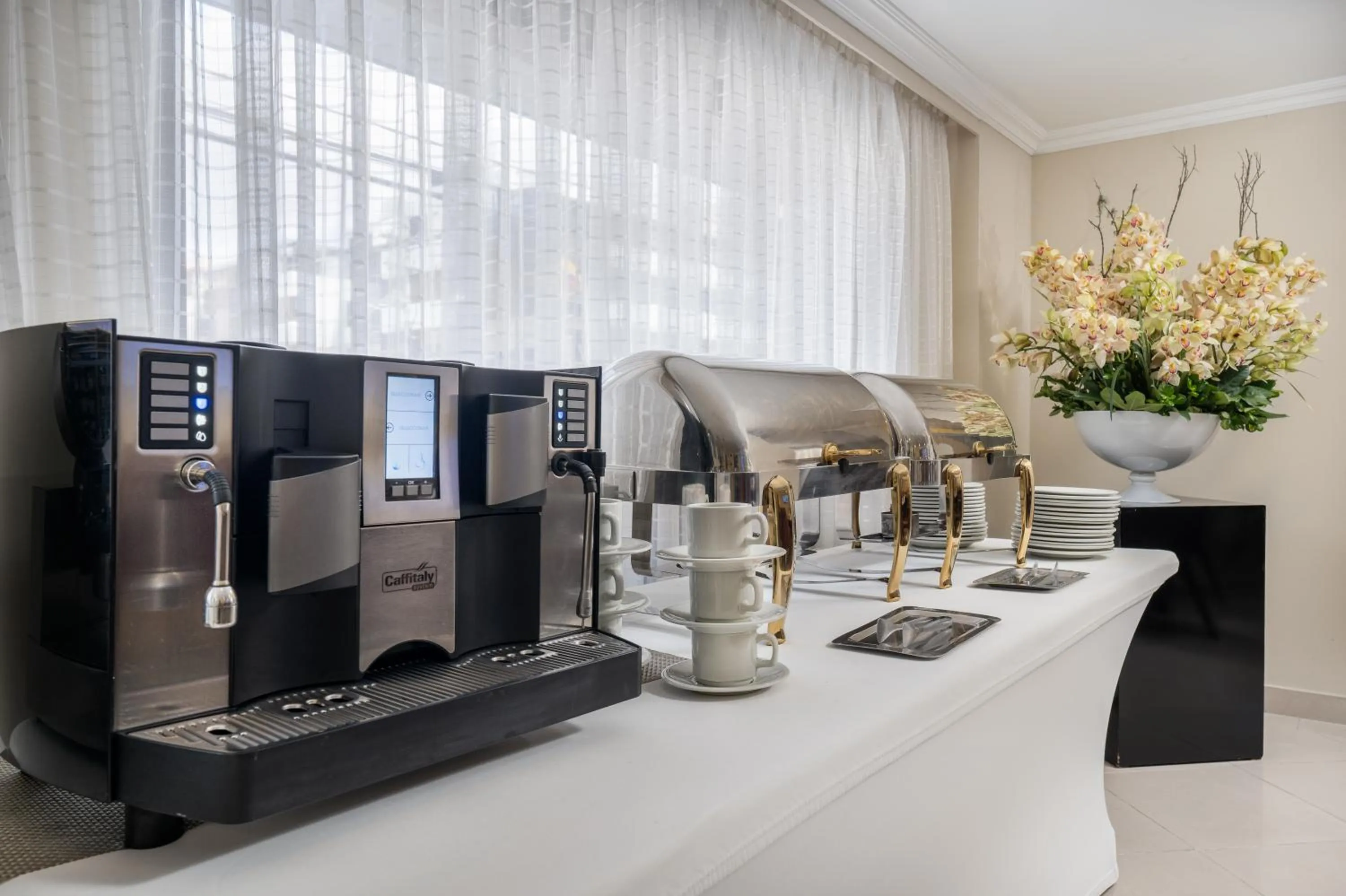 Buffet breakfast in Hotel Egina Bogotá