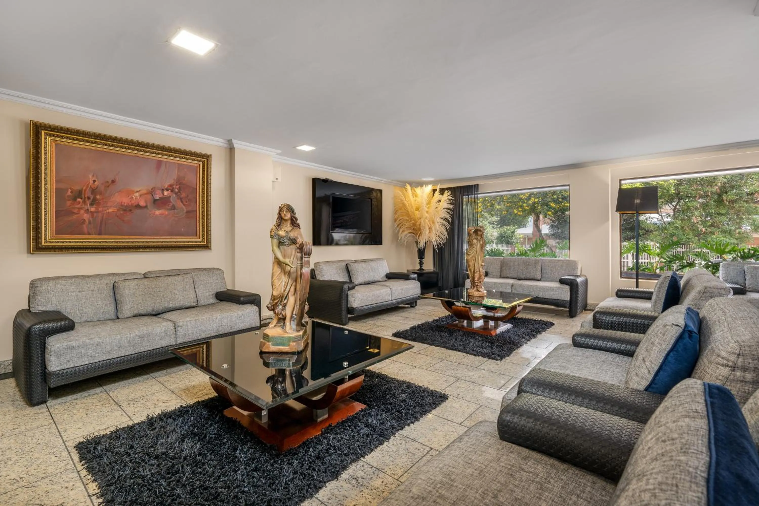 Living room in Hotel Egina Bogotá