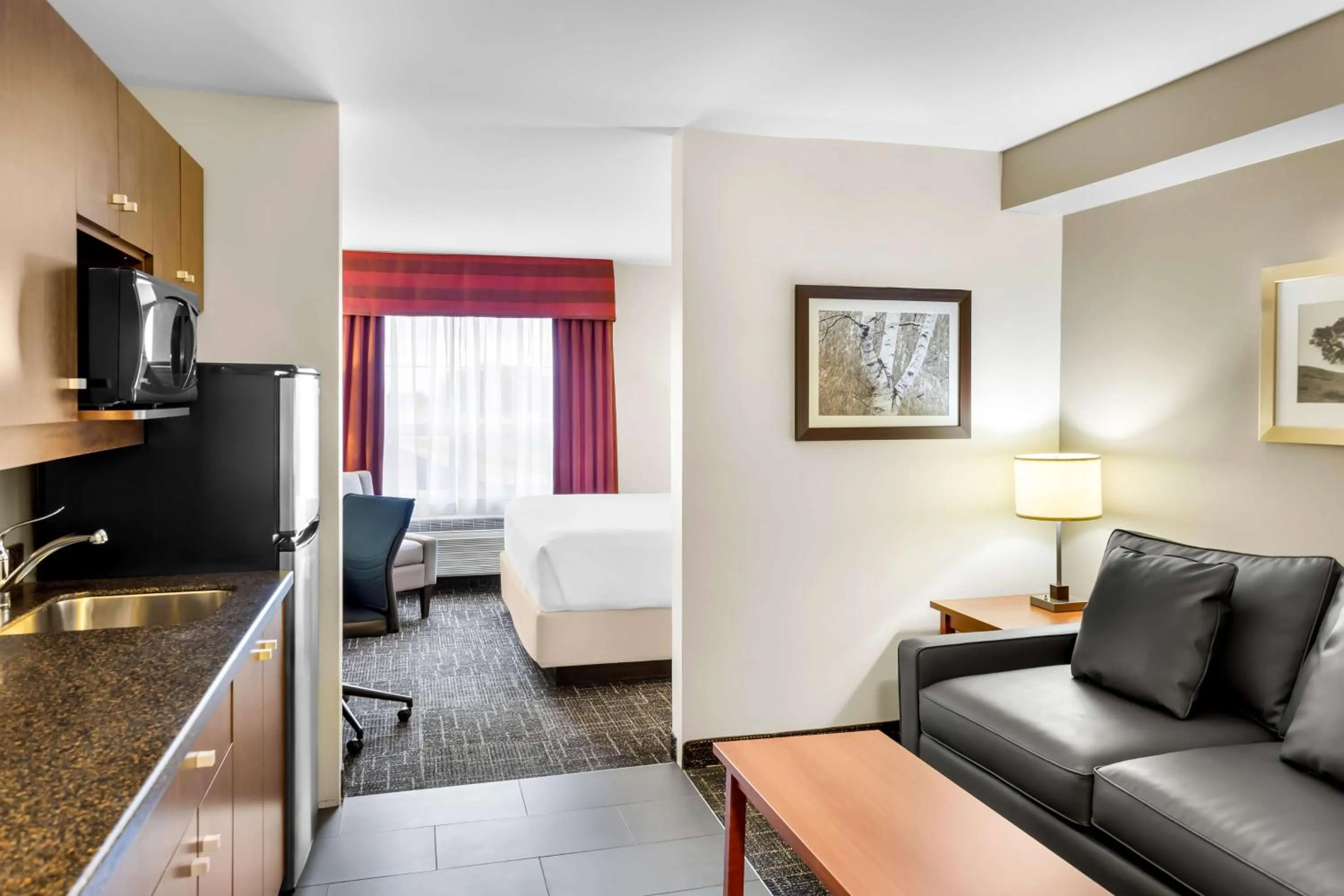 Photo of the whole room in Best Western Thompson