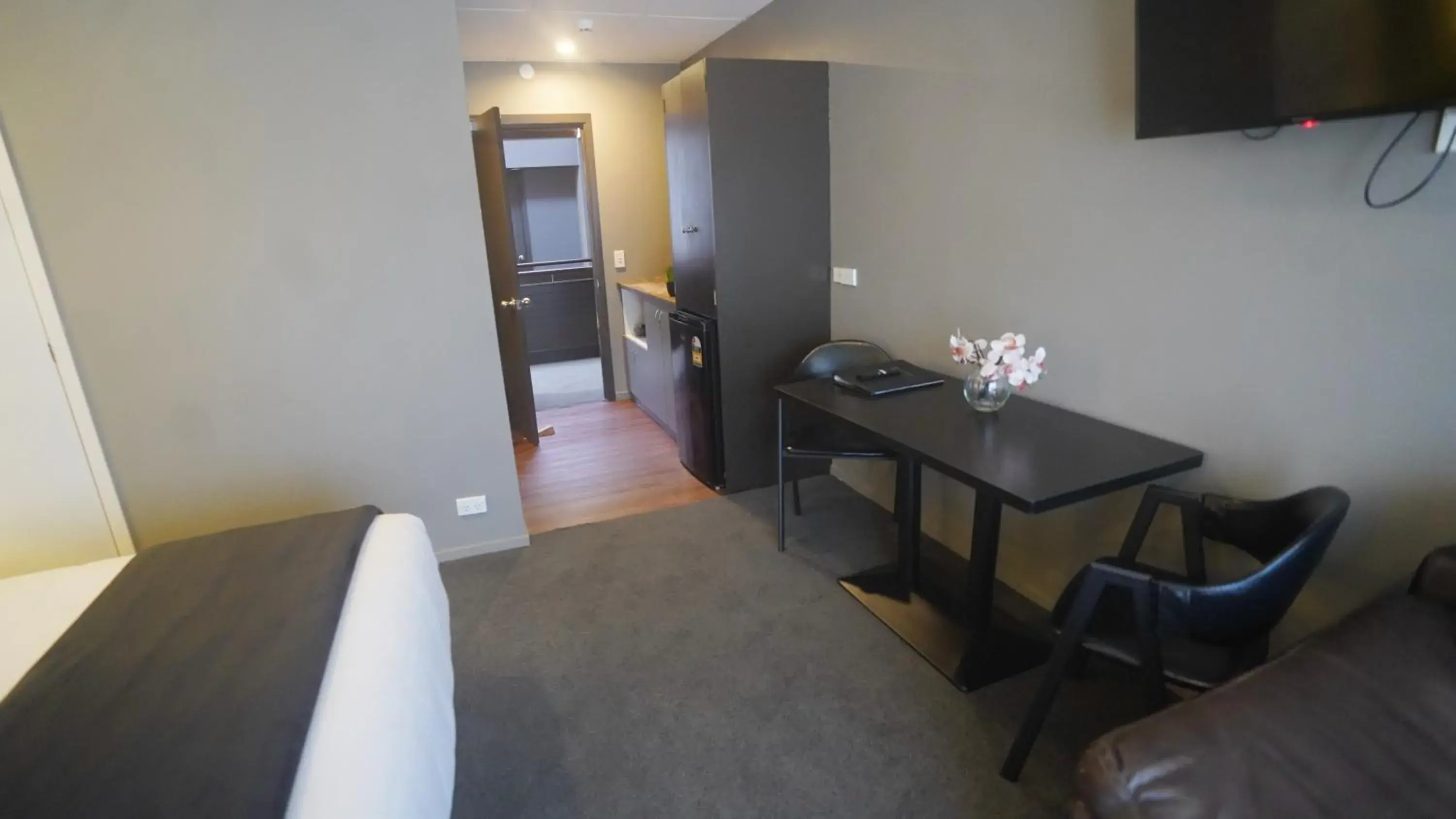 Queen Studio in 136 On Bealey Motel Queen Studio in 136 On Bealey Motel