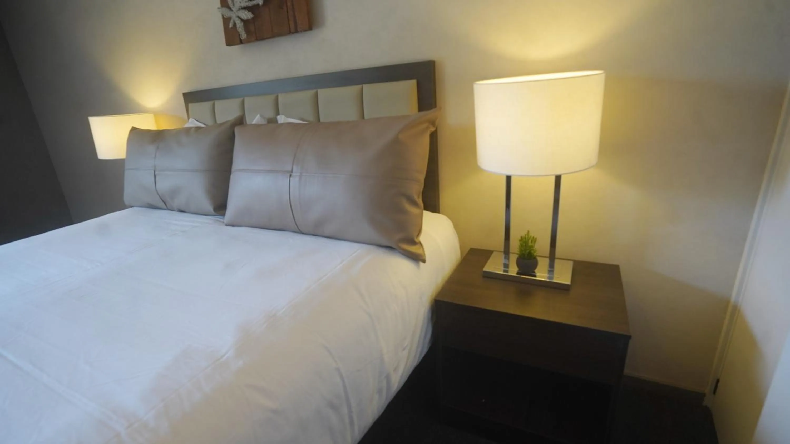 Bed in 136 On Bealey Motel