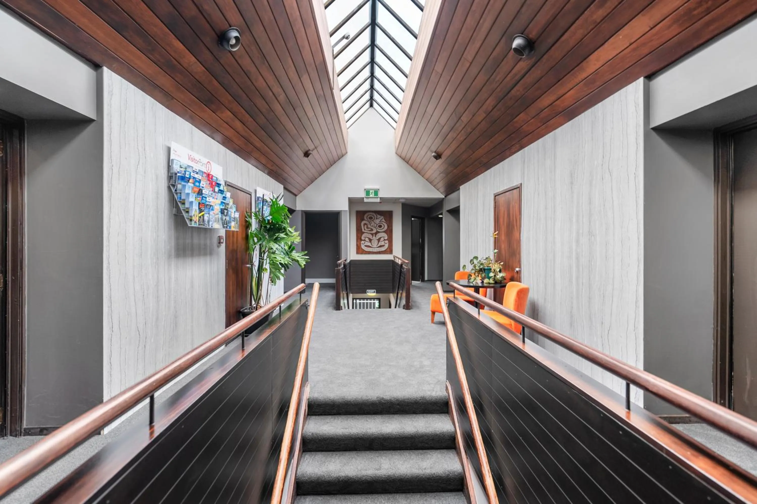 Communal lounge/ TV room in 136 On Bealey Motel