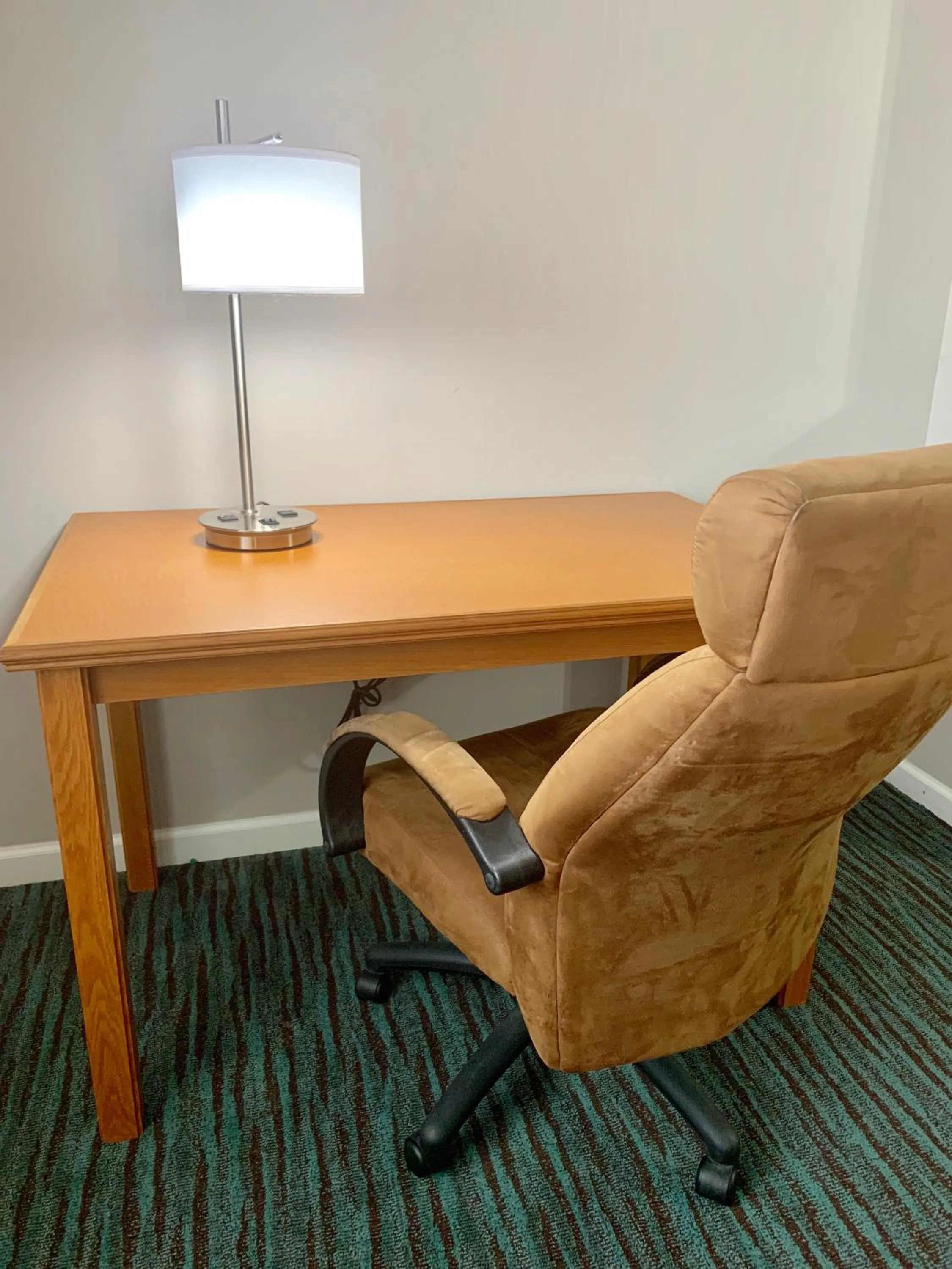 Seating area in BridgePointe Inn & Suites by BPhotels, Lincoln I-80 & 27th St
