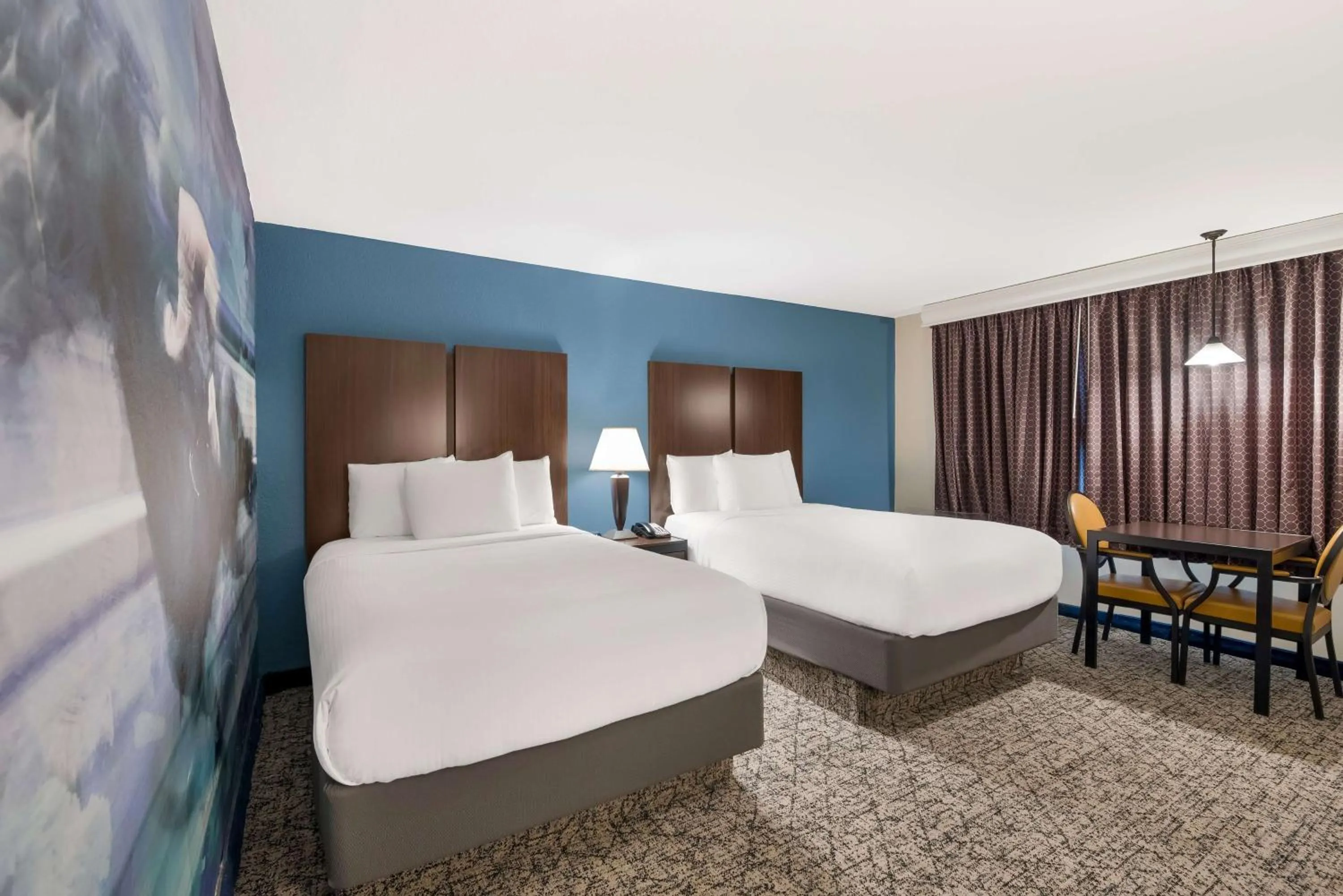 Bedroom, Bed in Best Western Winners Circle