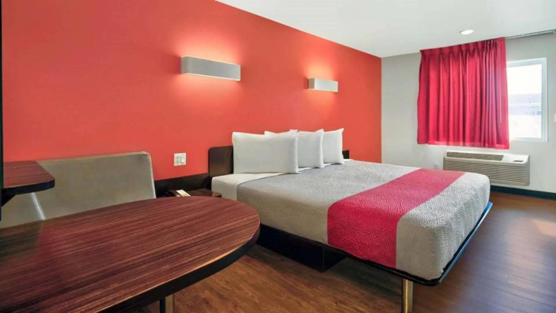 Bedroom, Bed in Motel 6 Victorville