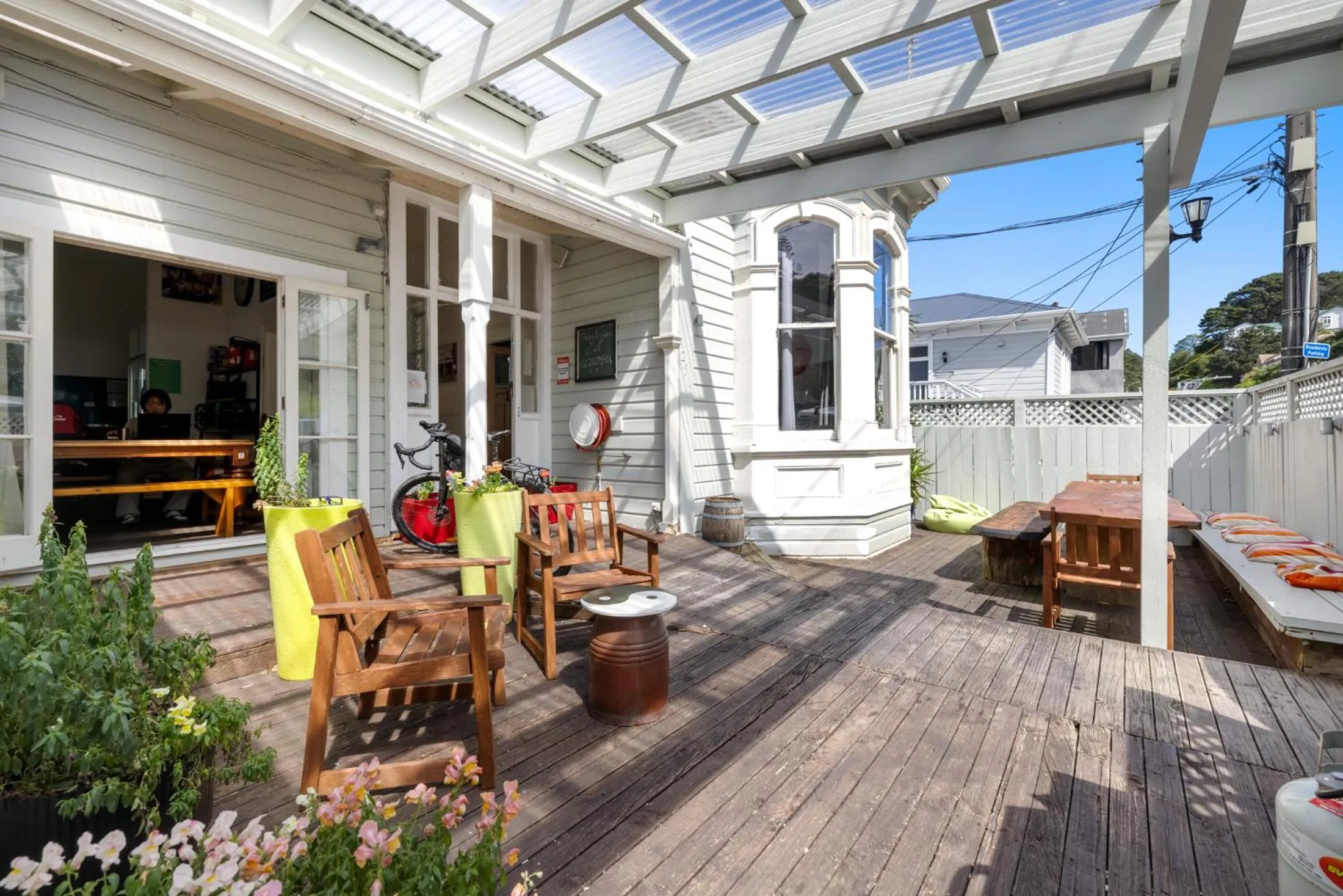 Facade/entrance in Worldwide Backpackers