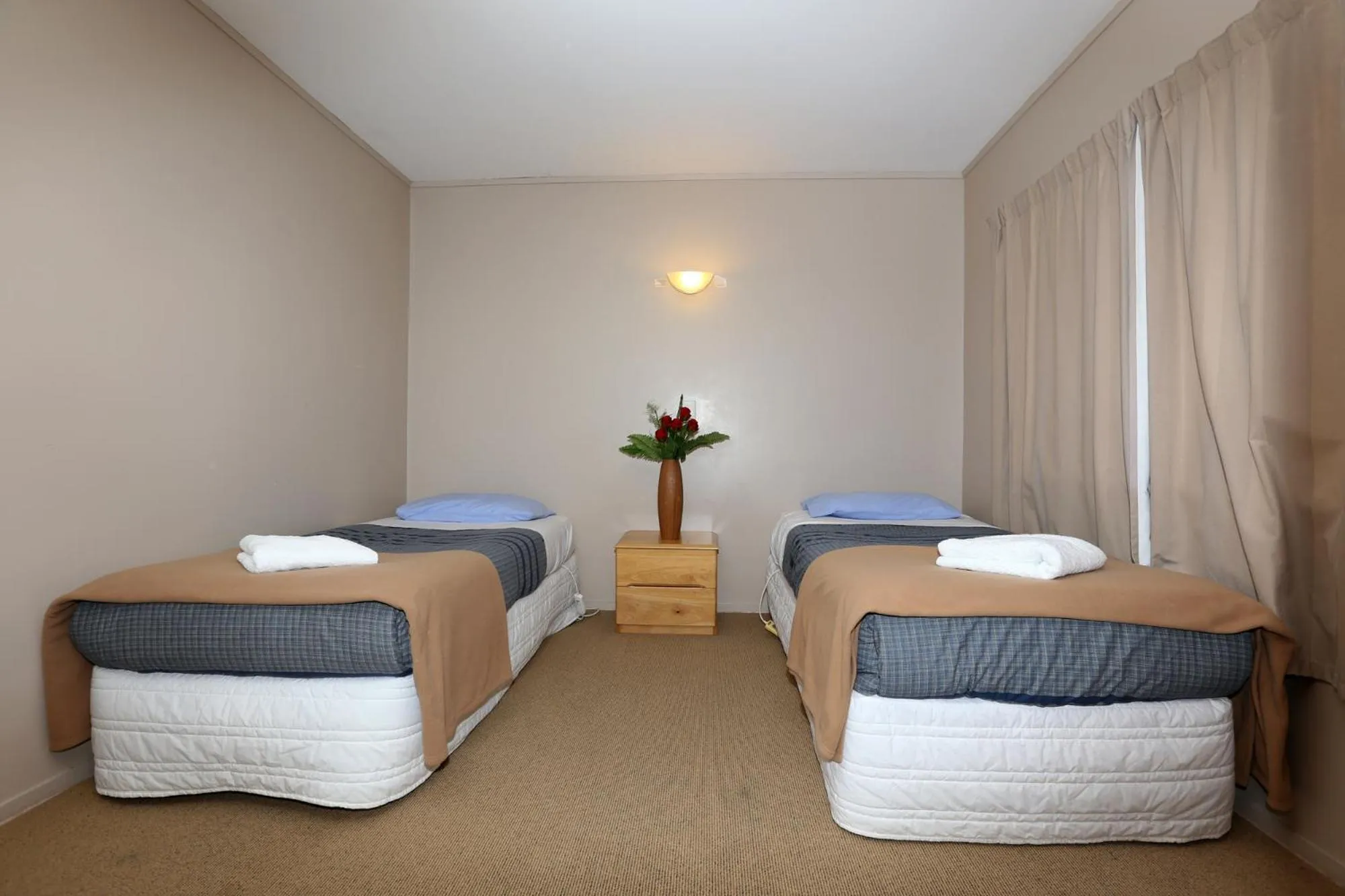 Photo of the whole room, Bed in Waiuku Lodge Motel