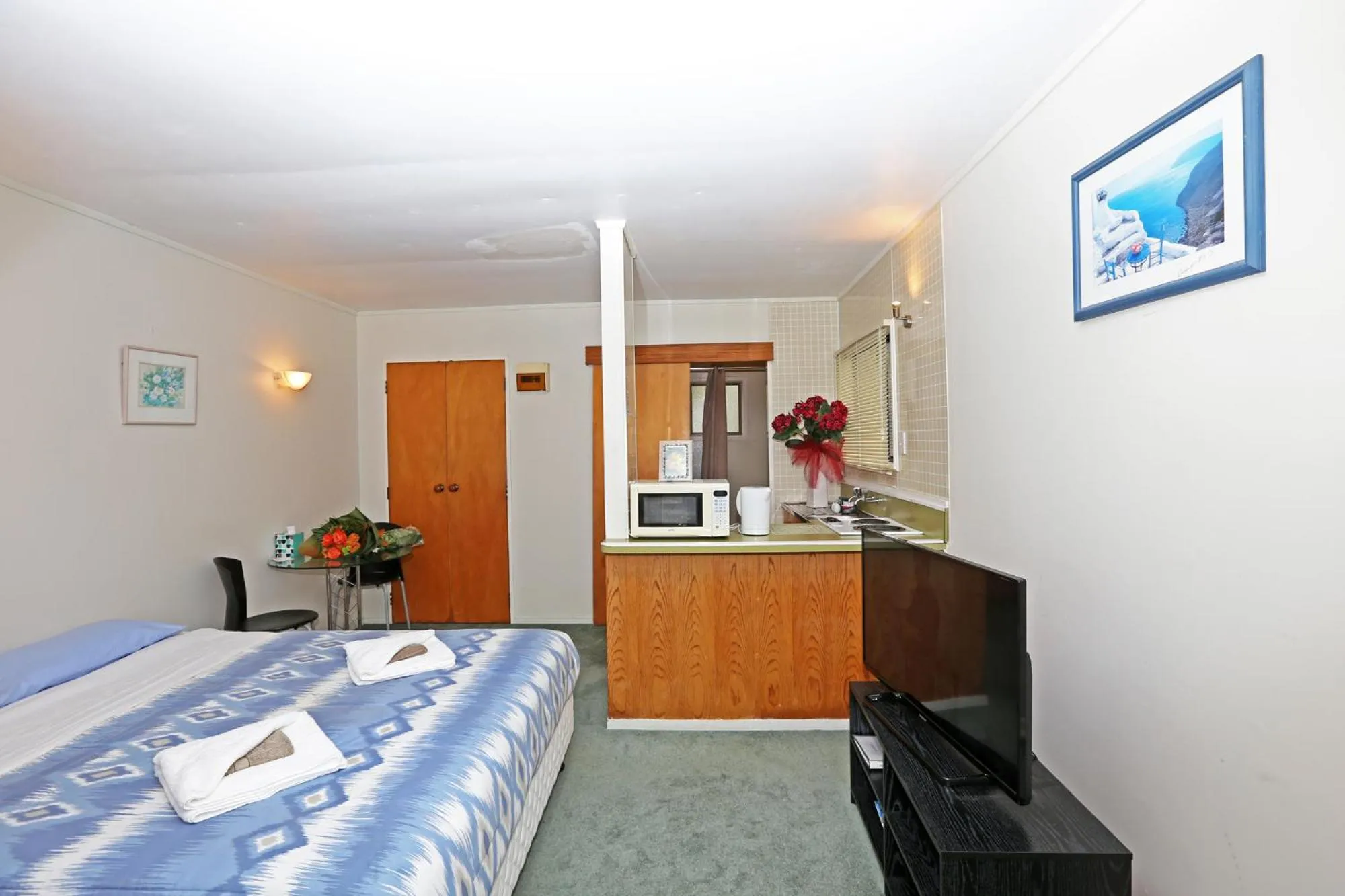 Bed in Waiuku Lodge Motel