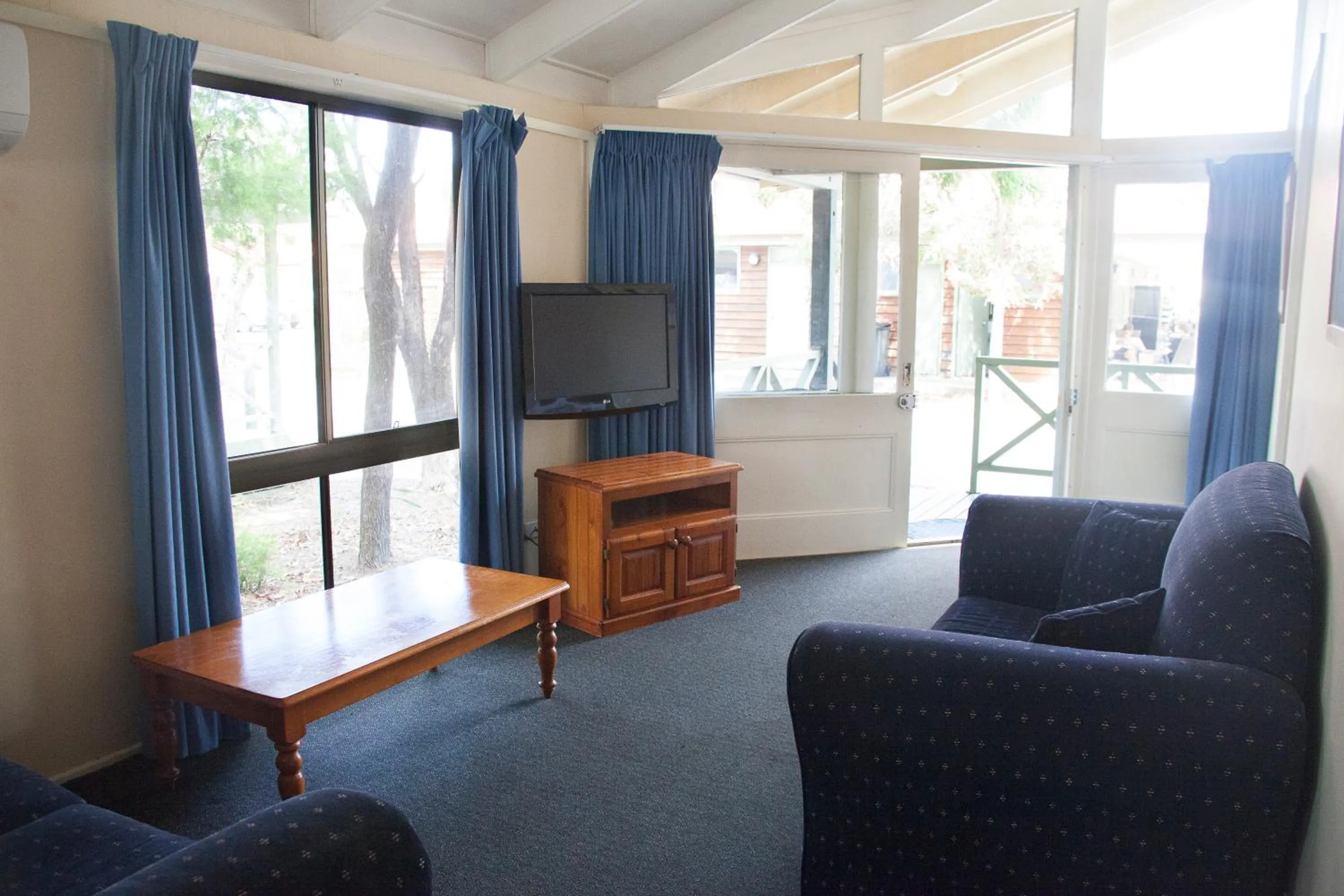 Photo of the whole room in Nepean Shores by Gateway Lifestyle Holiday Parks
