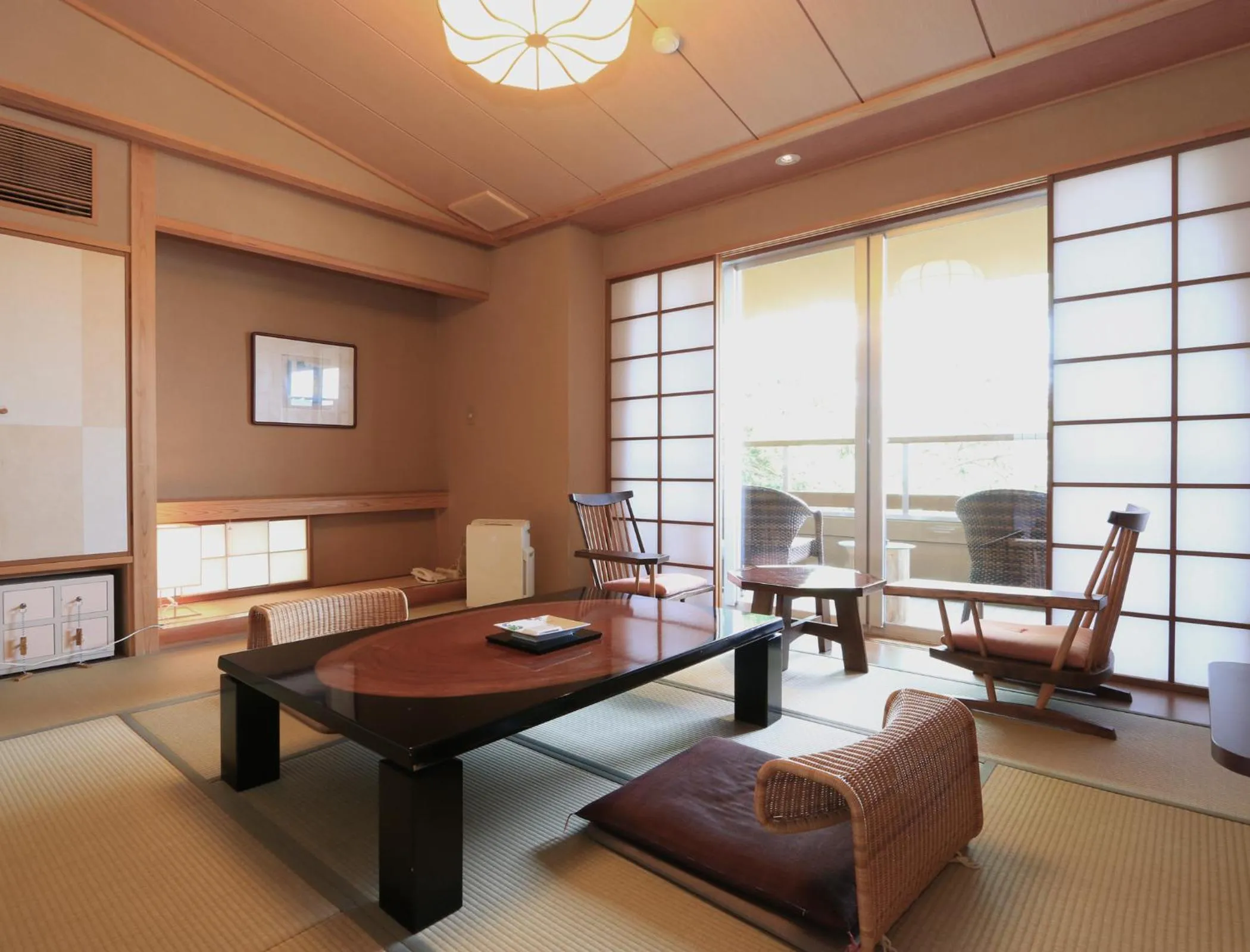 Photo of the whole room in Kameya Ean