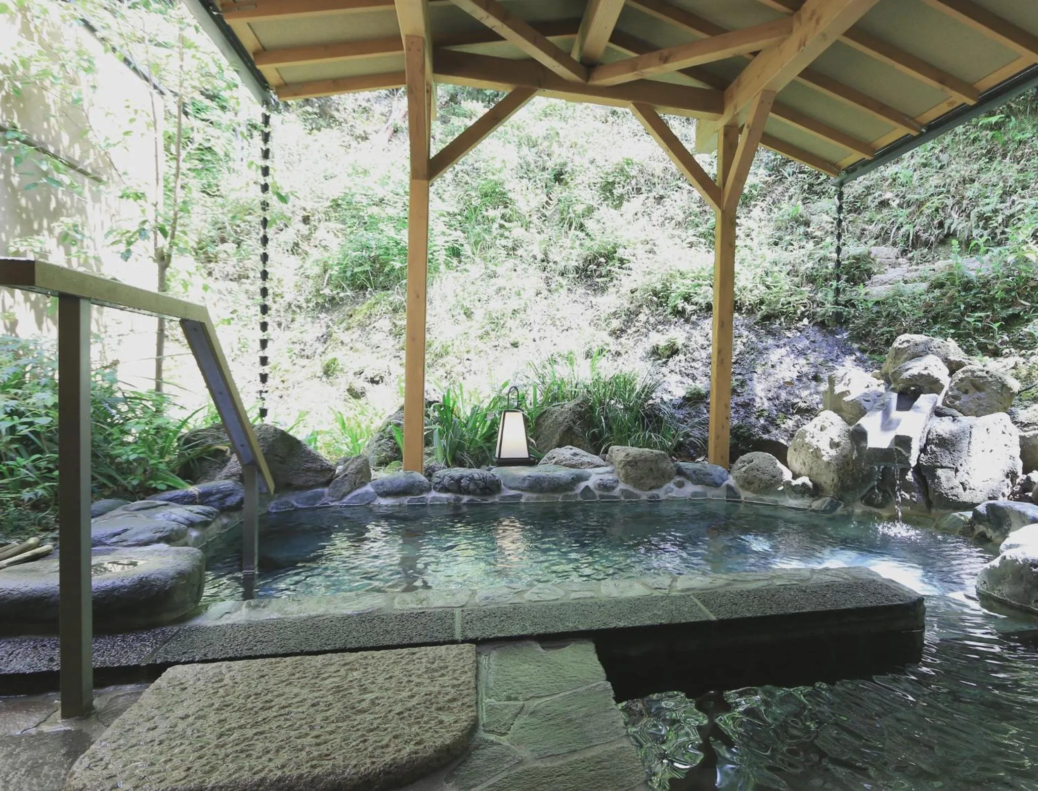 Hot Spring Bath in Kameya Ean