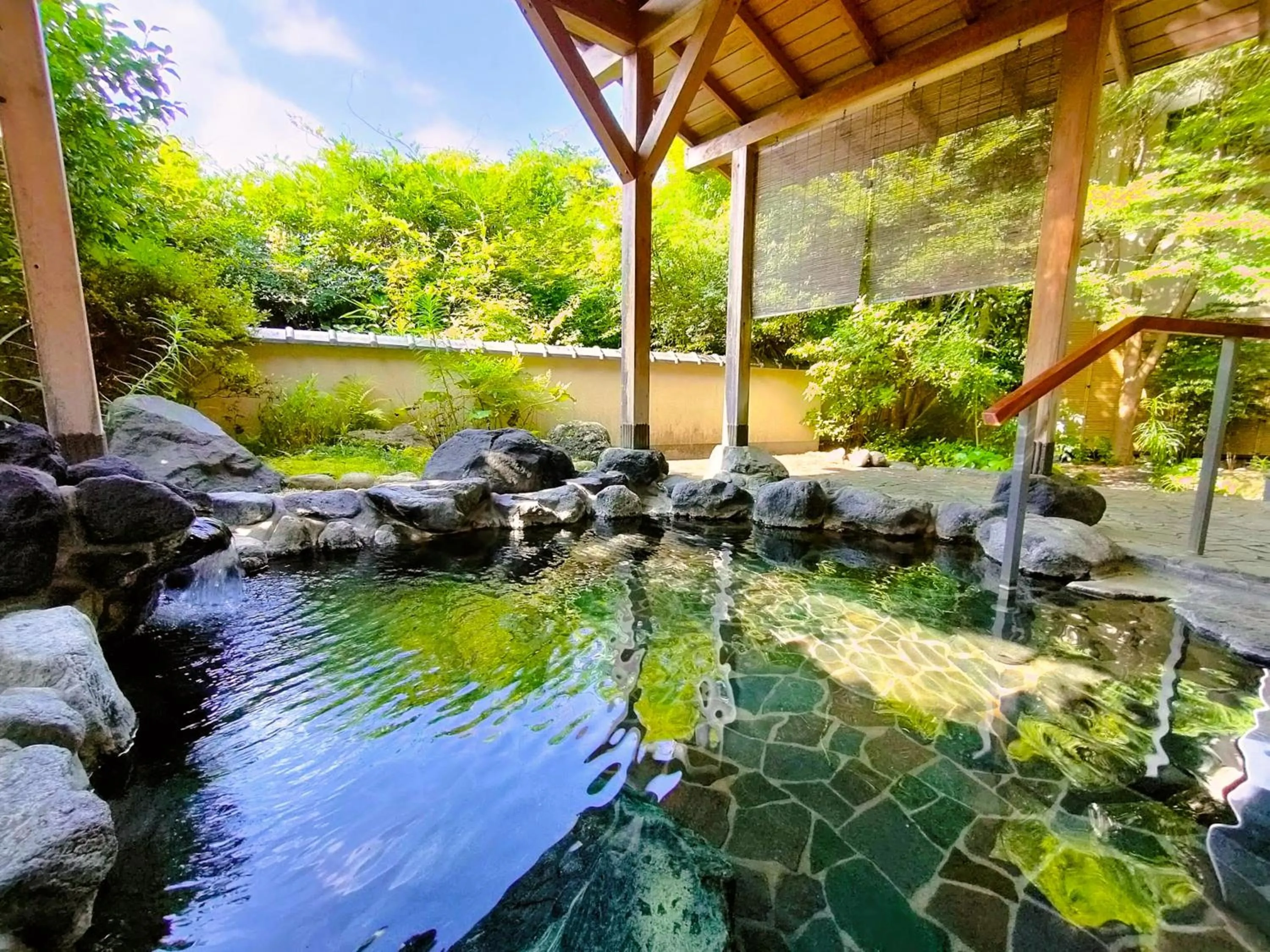 Open Air Bath in Kameya Ean