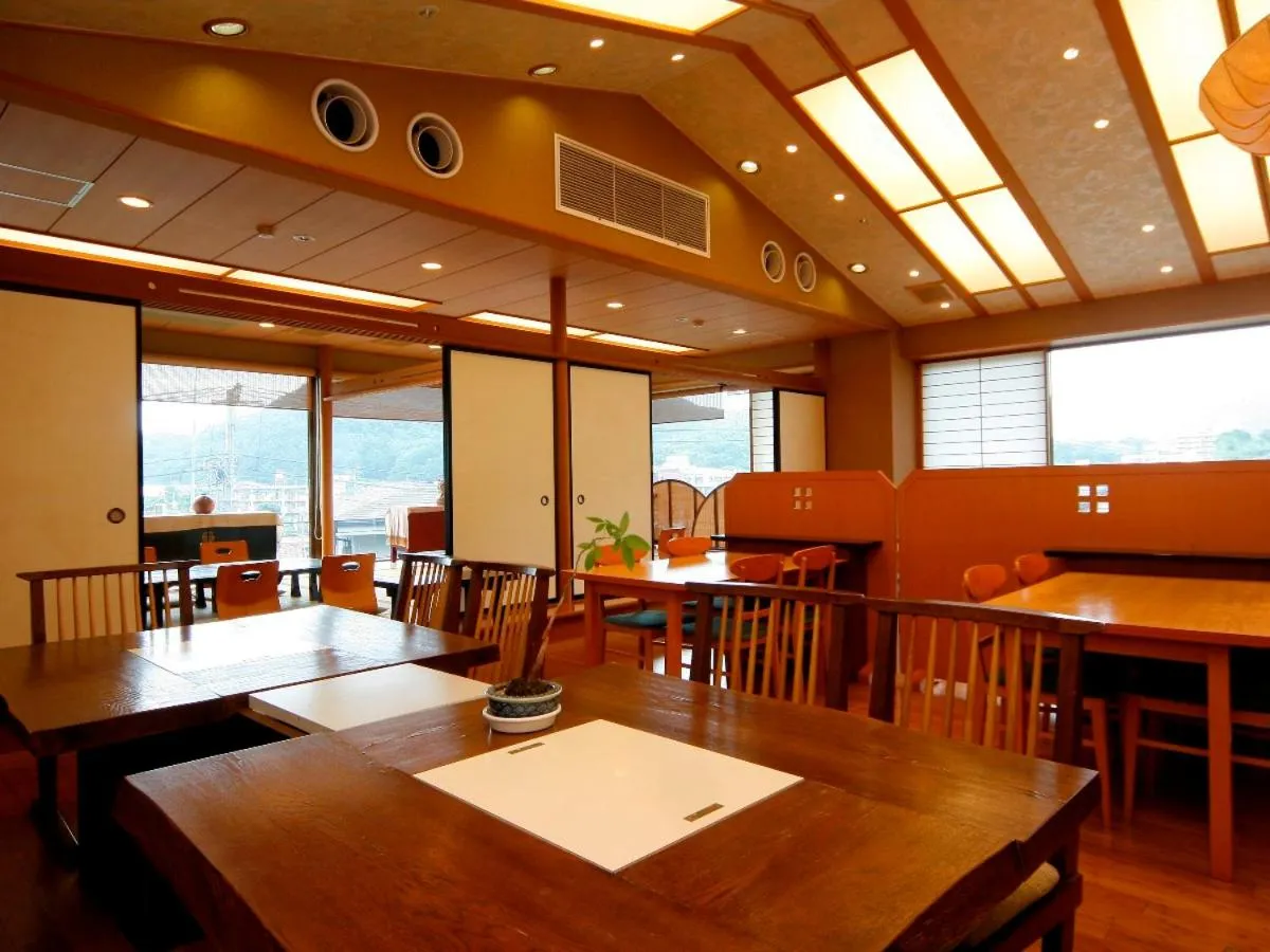 Restaurant/places to eat in Kameya Ean
