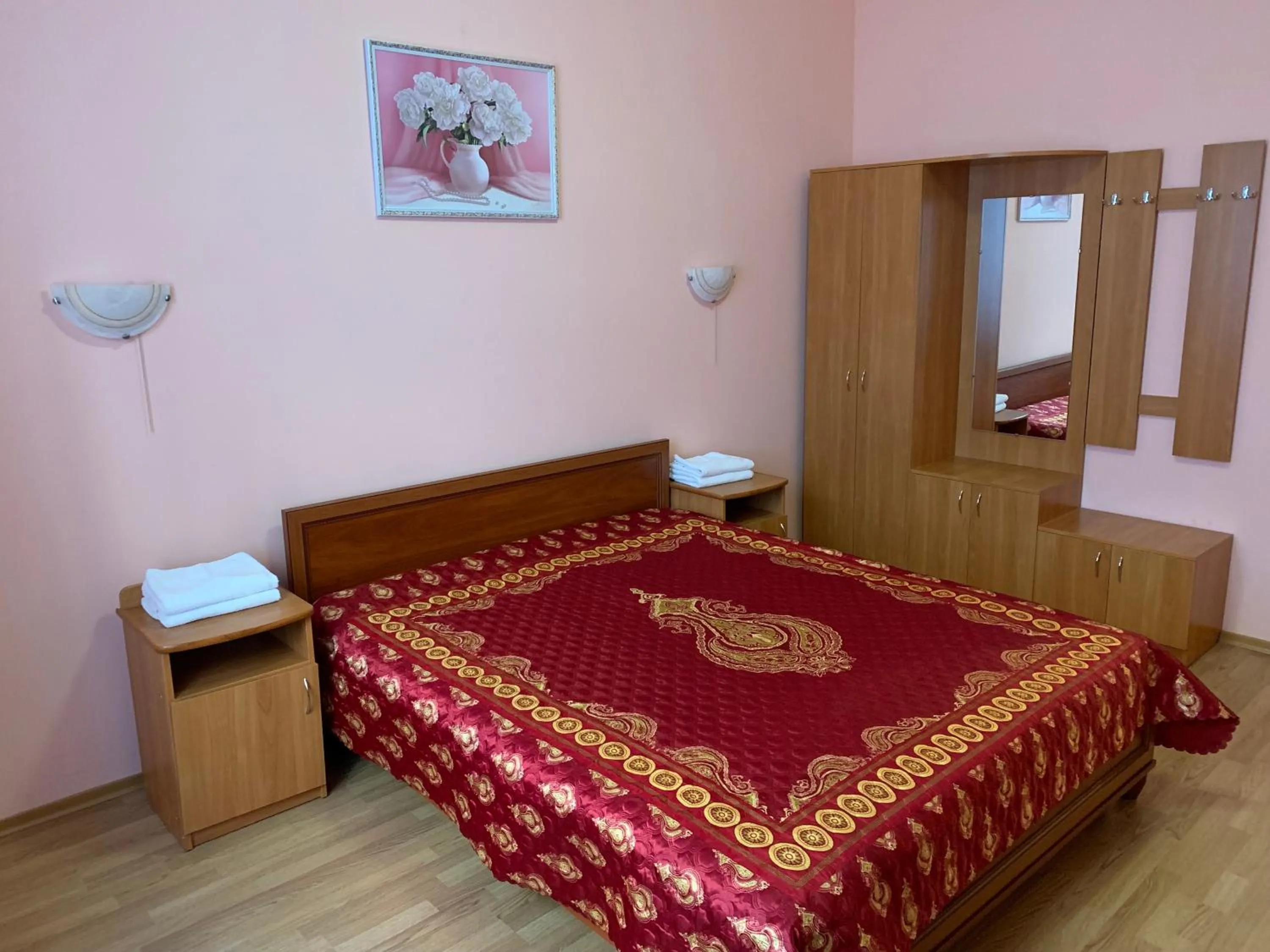 Photo of the whole room, Bed in Inn on Zhytomyrska
