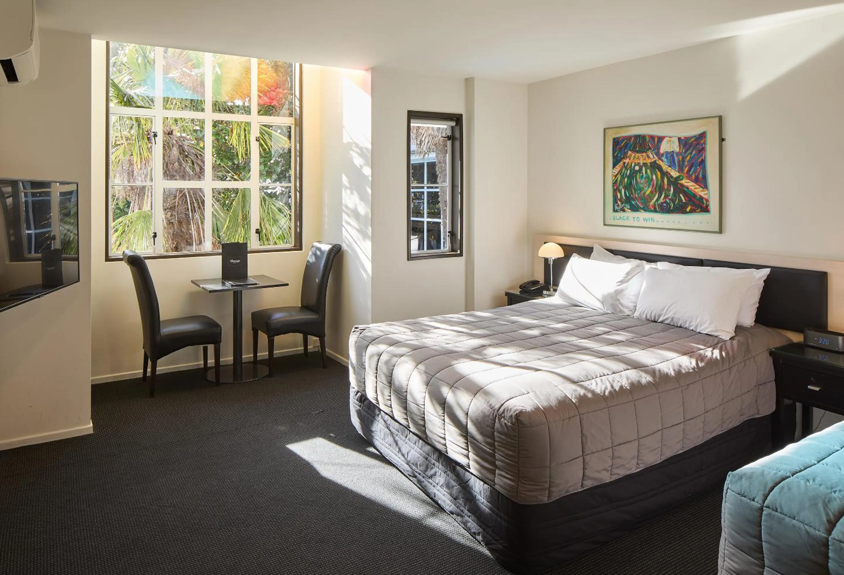 Bedroom, Bed in Pavilions Hotel