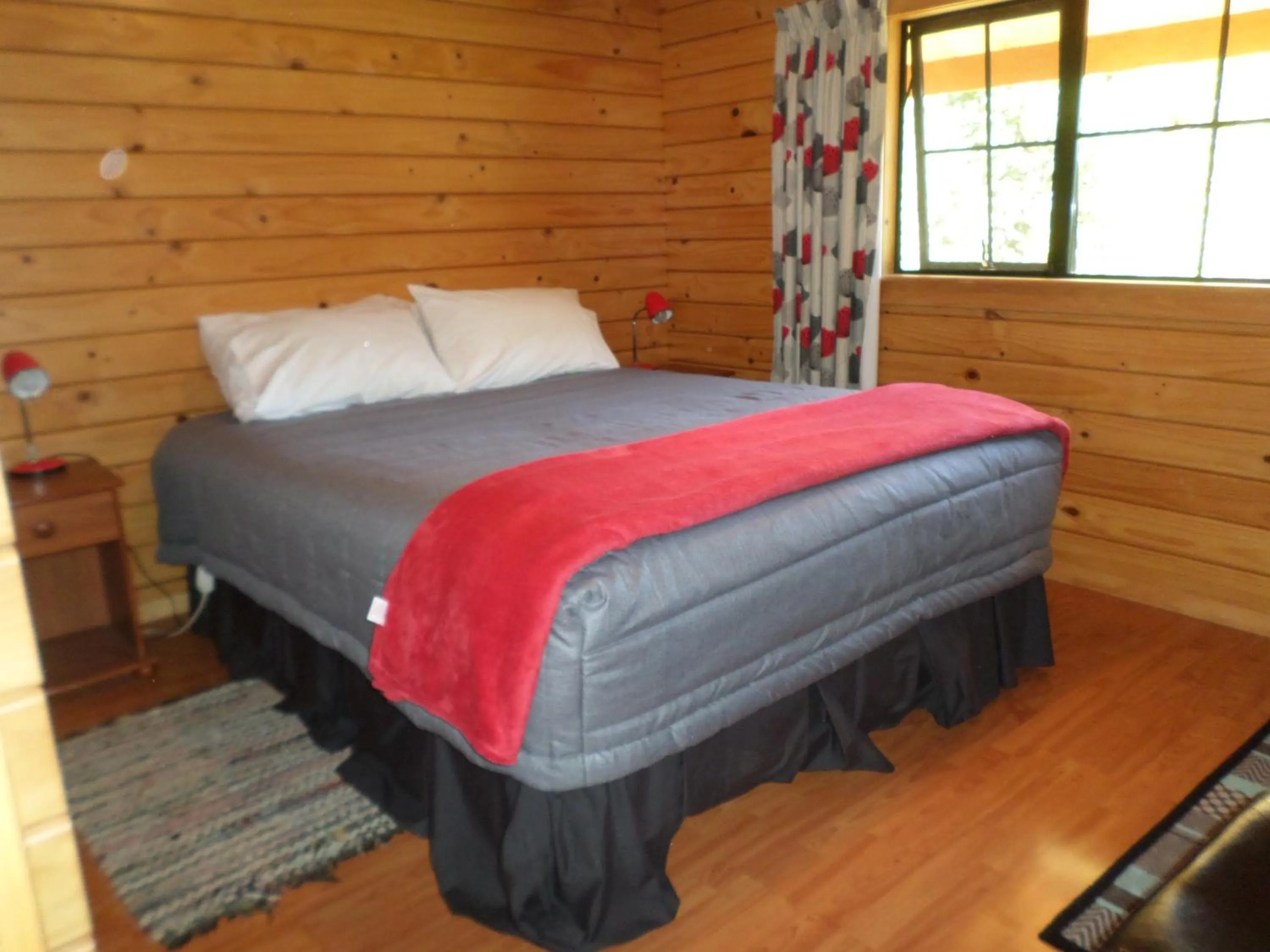 Bedroom, Bed in Central Chalets Ltd