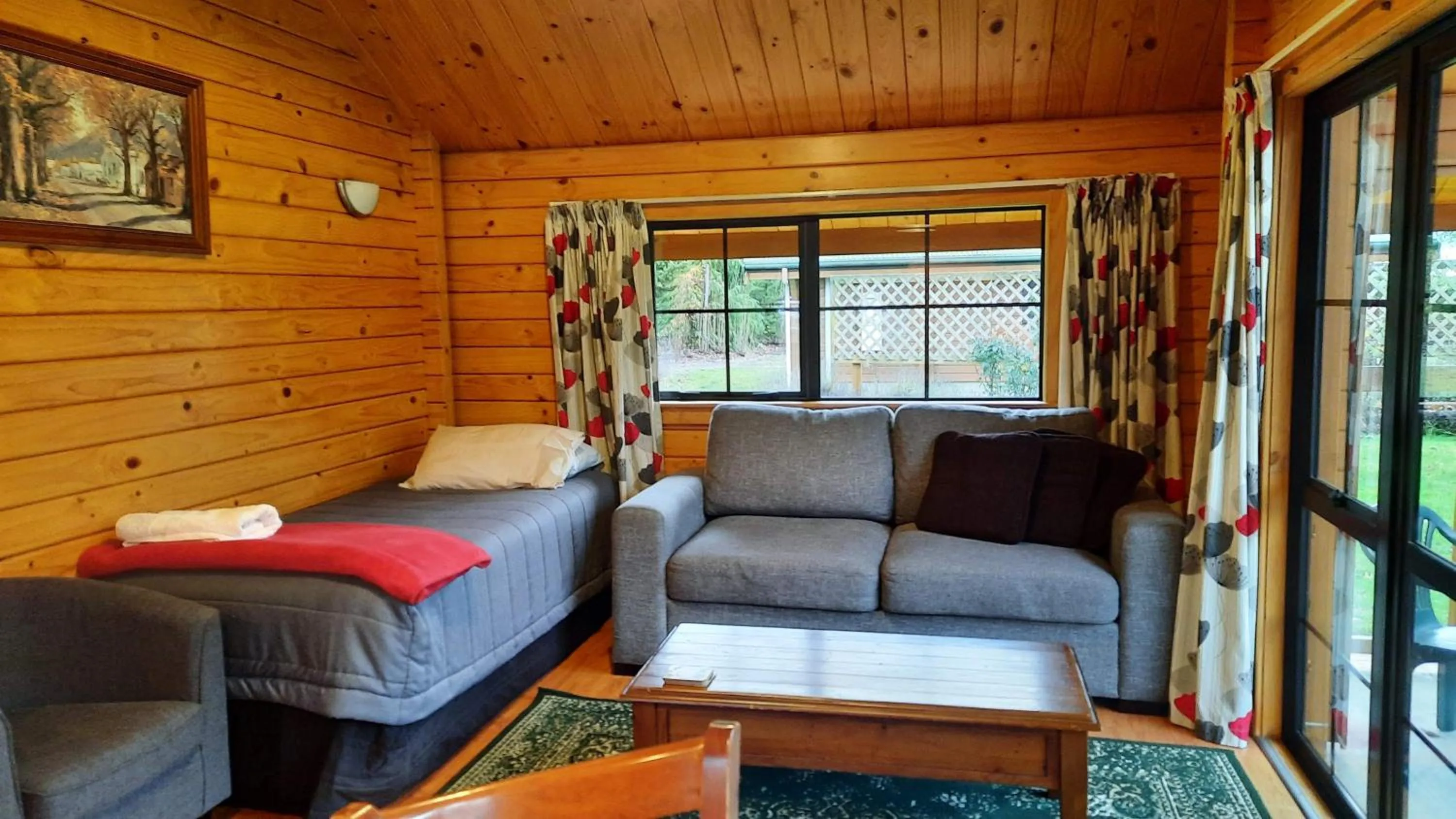 Bedroom, Bed in Central Chalets Ltd
