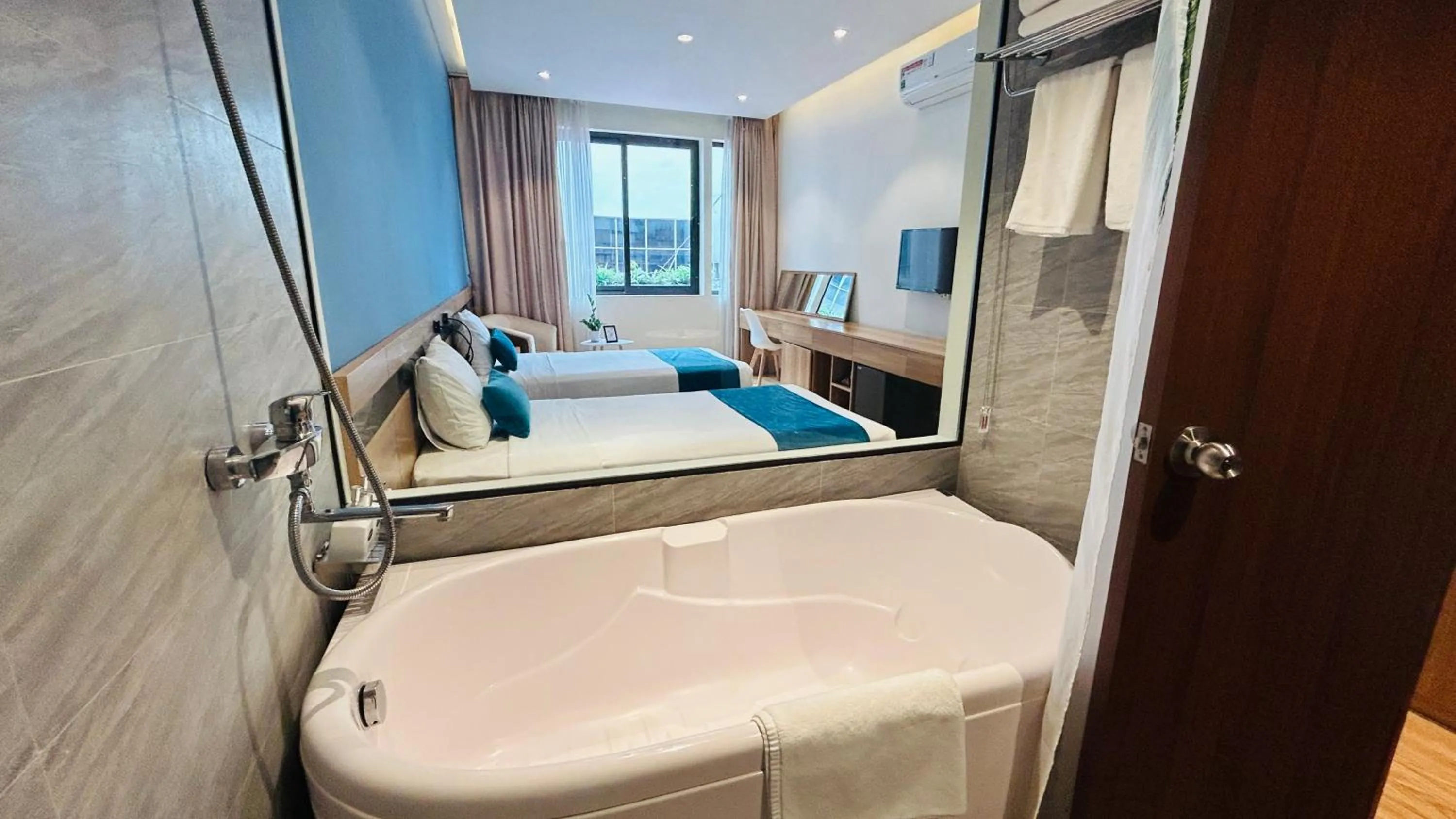 Bed in Mango Hotel - Ha Noi Railway station