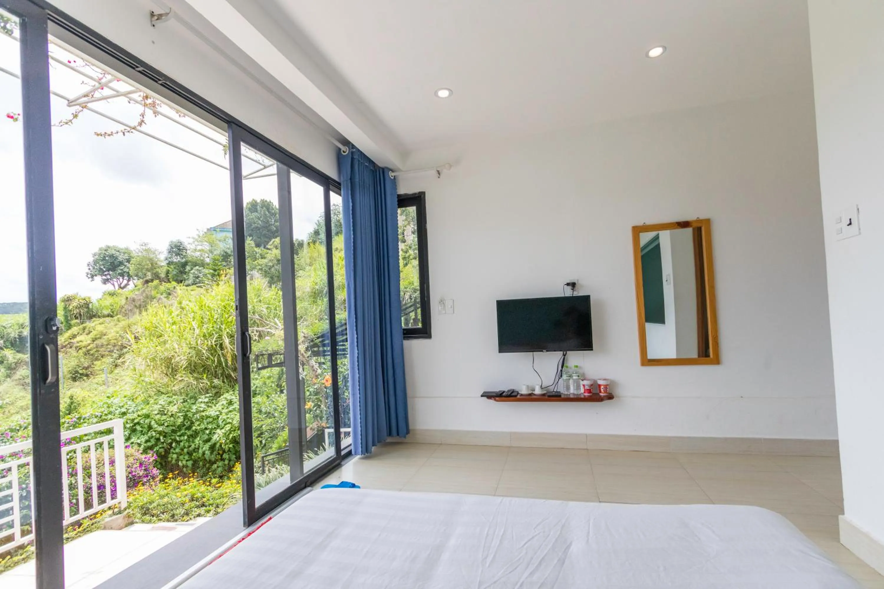 TV and multimedia, Bed in An Garden Dalat