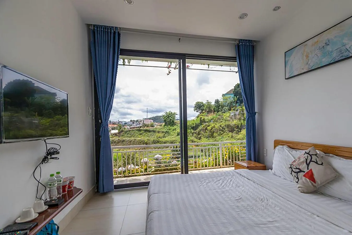 TV and multimedia, Bed in An Garden Dalat