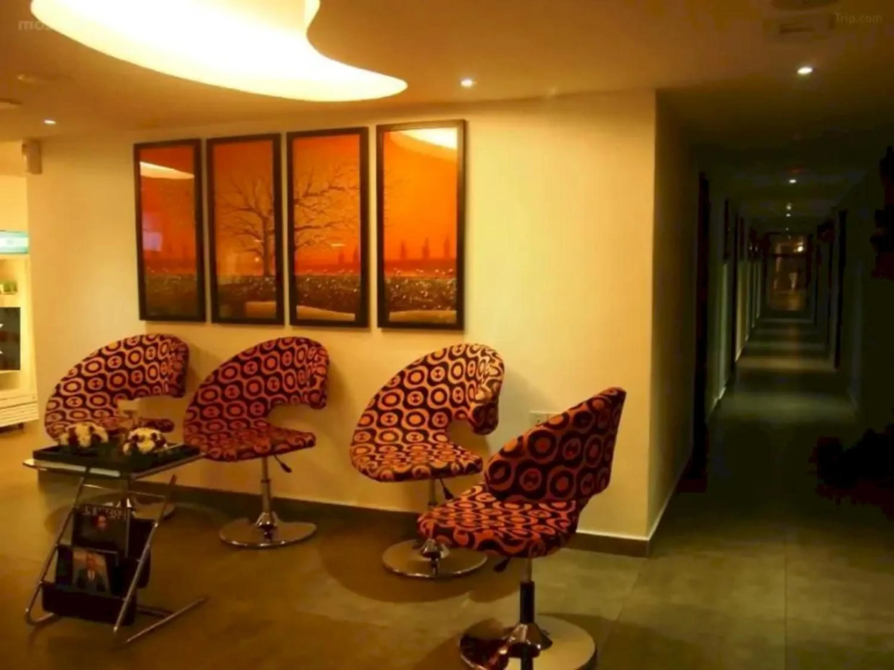 Seating area in Hotel O Crossroads Hotel