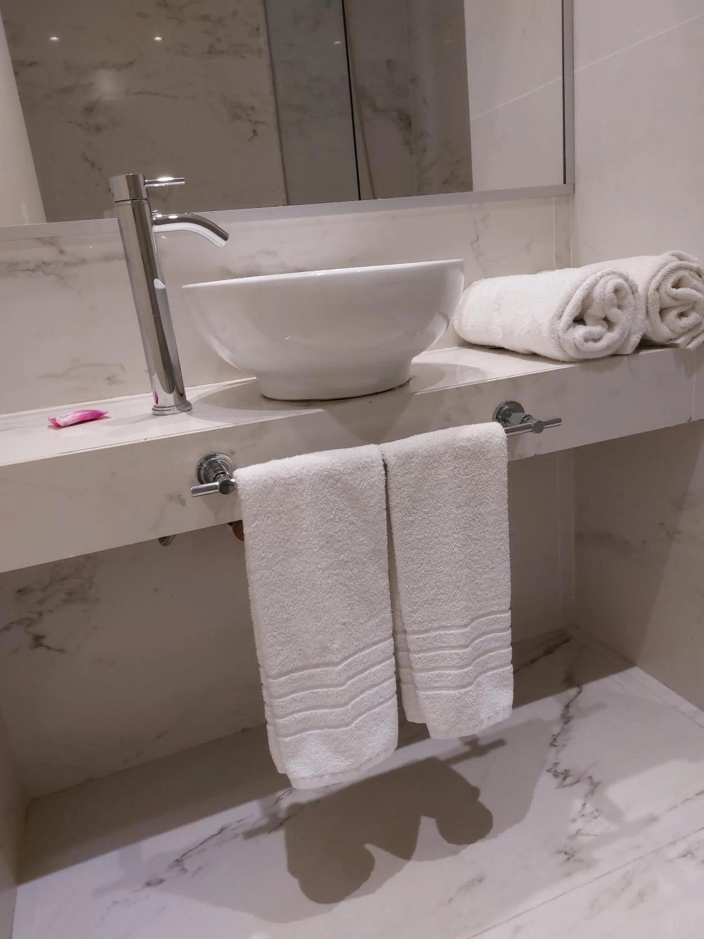 Bathroom in Avellaneda Aparts & Suites