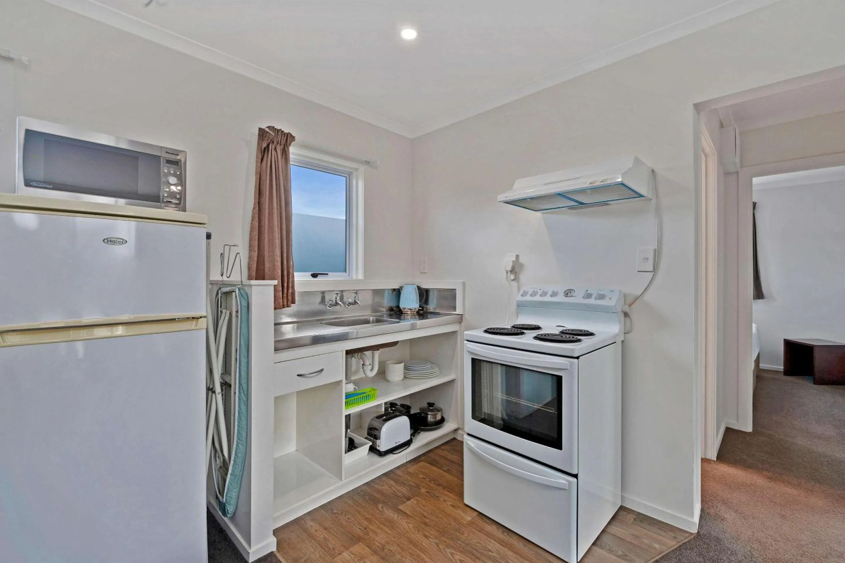 Photo of the whole room in Comfort Inn Westshore Beach