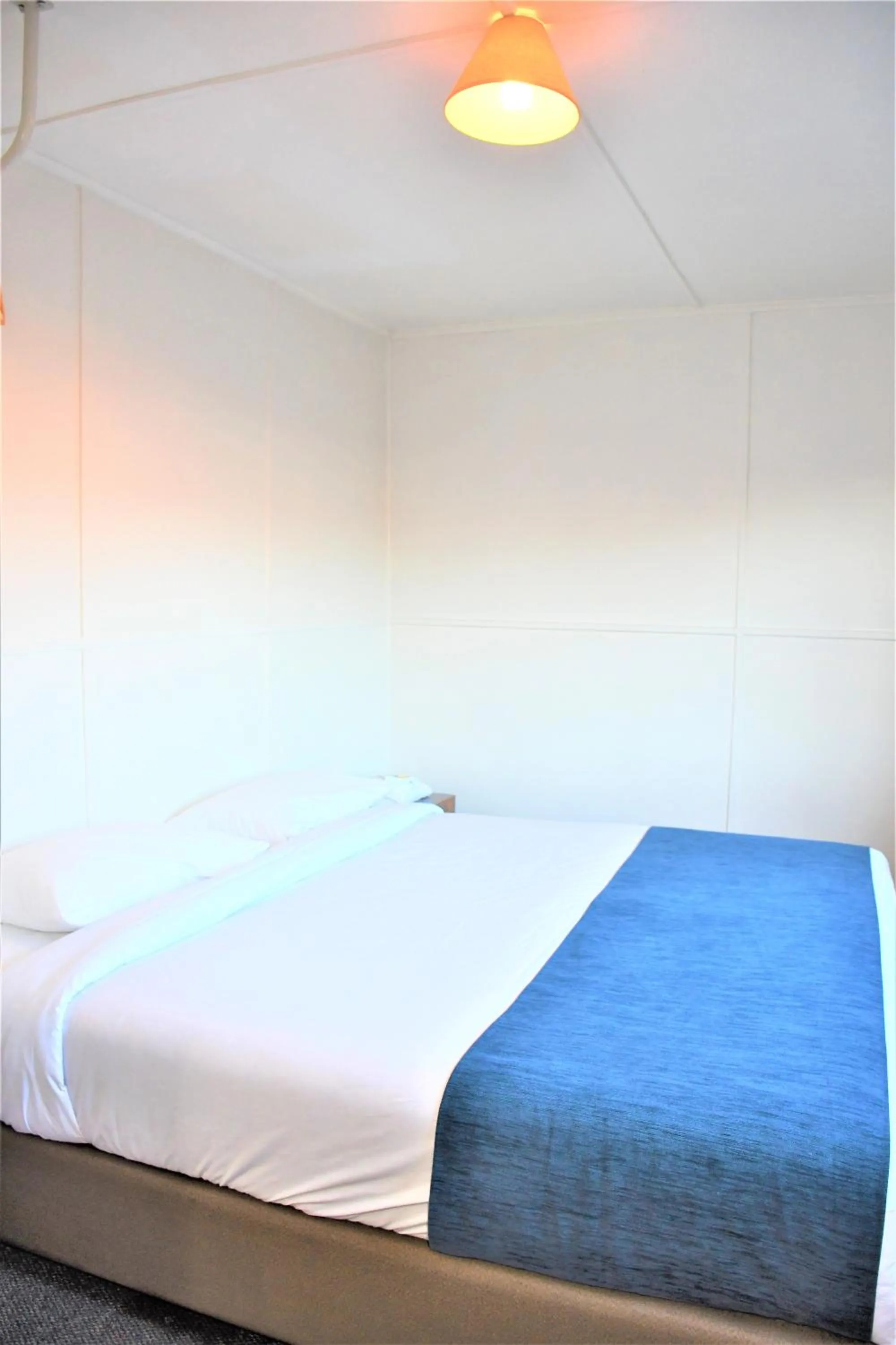 Bed in Comfort Inn Westshore Beach