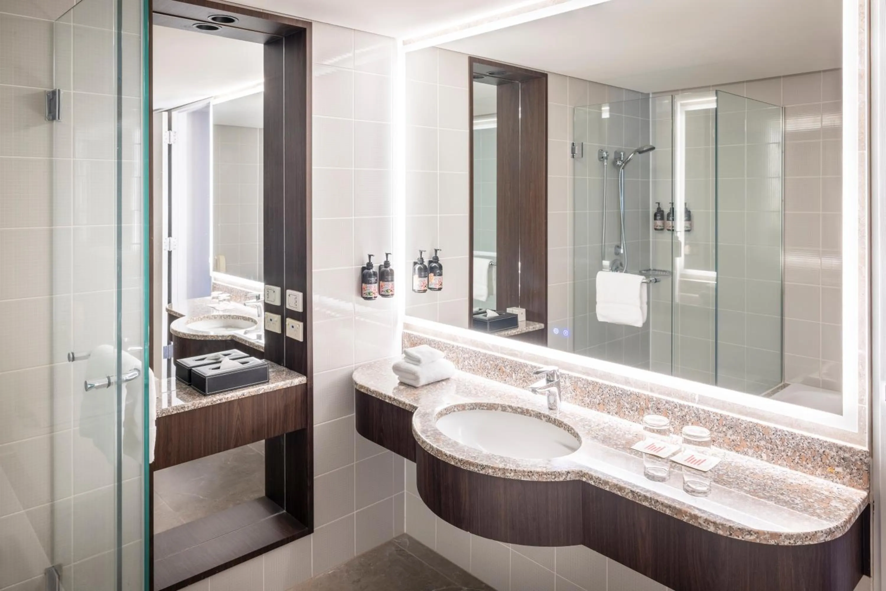 Shower in Grand Millennium Auckland