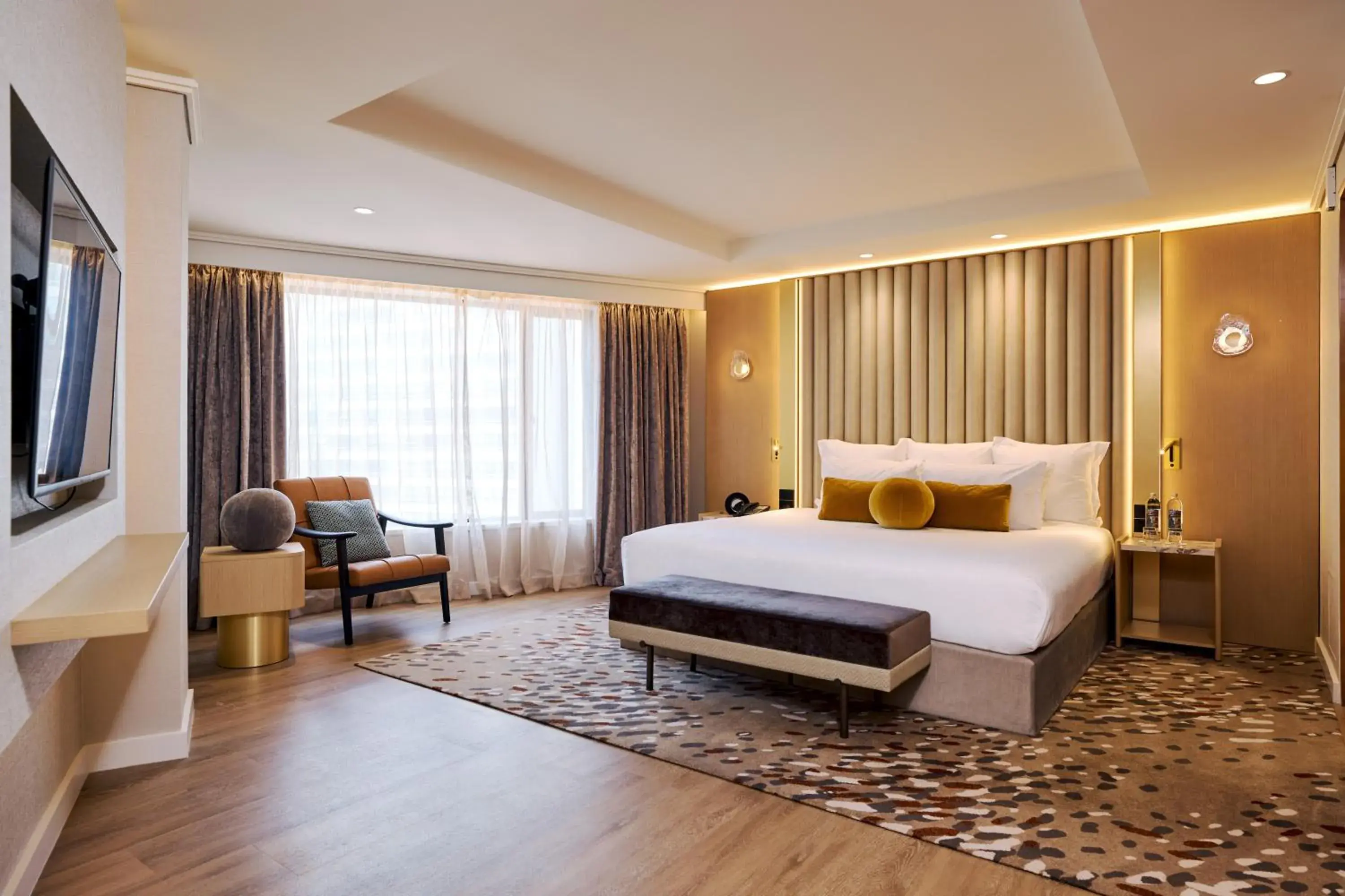 Junior King Suite with Balcony and Club Lounge Access - single occupancy in Grand Millennium Auckland Junior King Suite with Balcony and Club Lounge Access - single occupancy in Grand Millennium Auckland