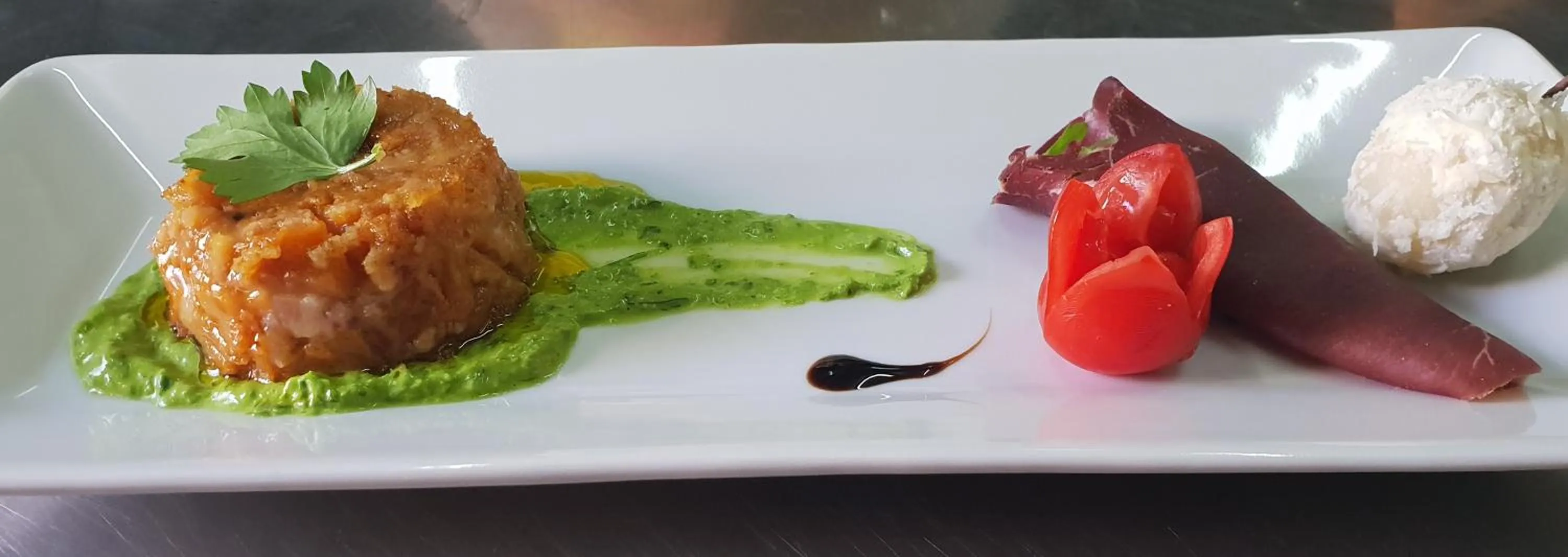 Restaurant/places to eat in Pomodoro Bed