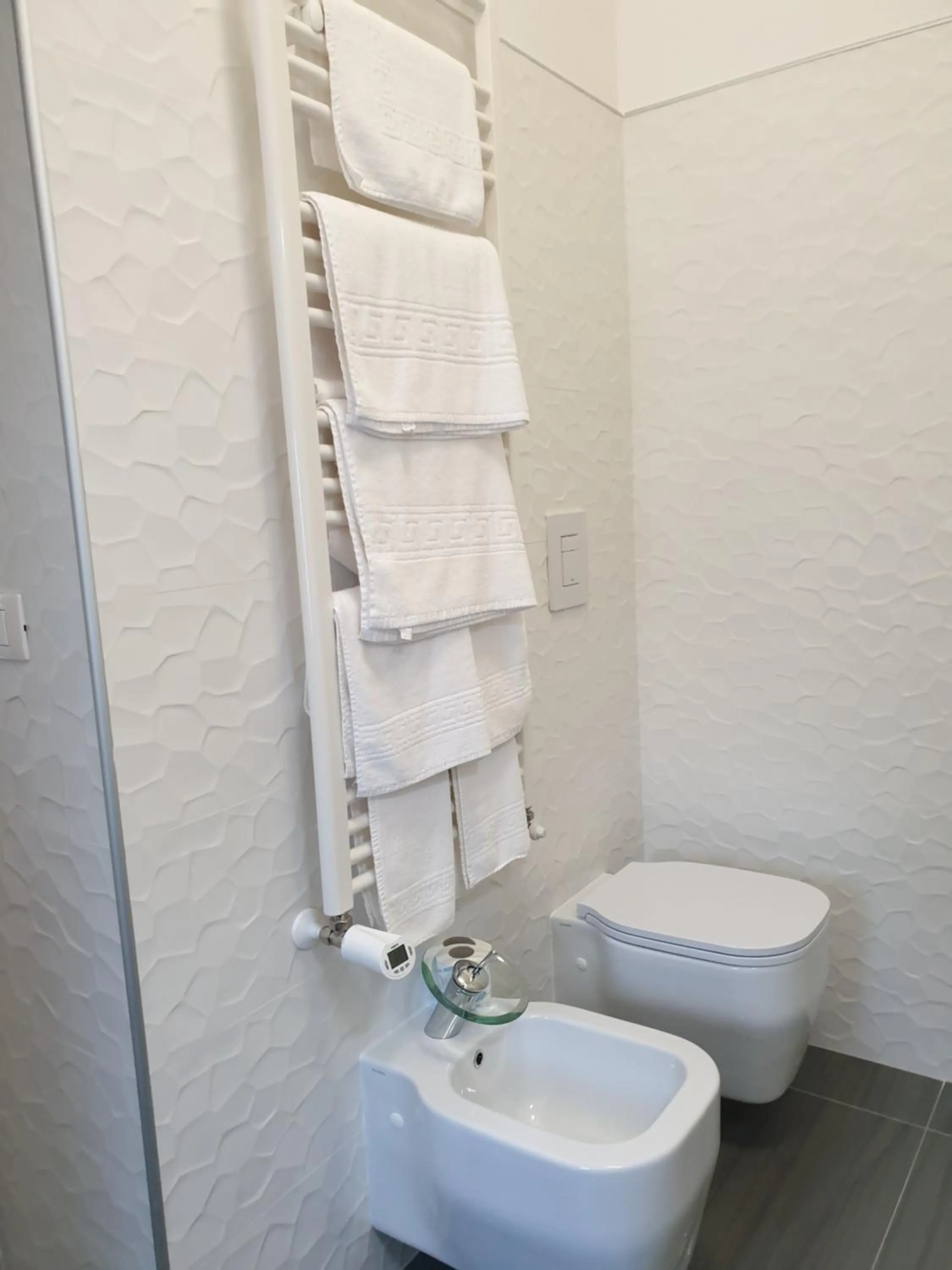 Toilet in Pomodoro Bed