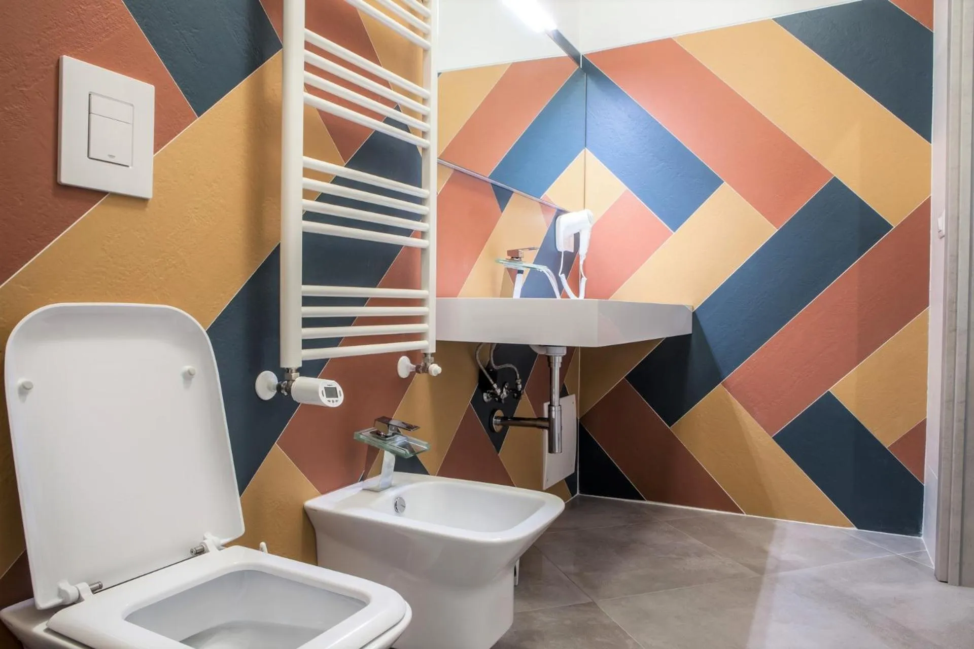 Shower in Pomodoro Bed