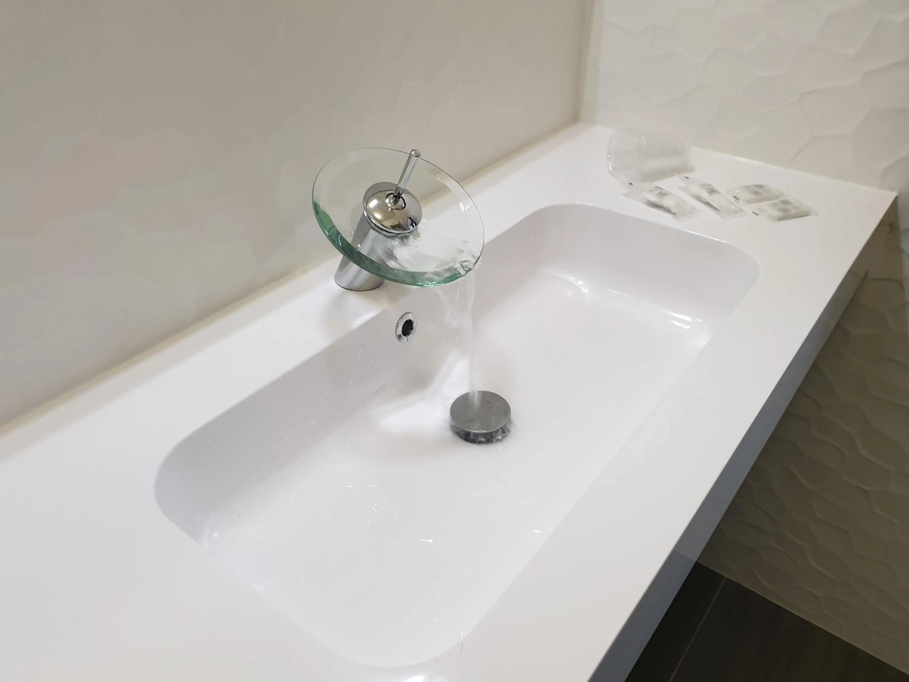 Shower in Pomodoro Bed