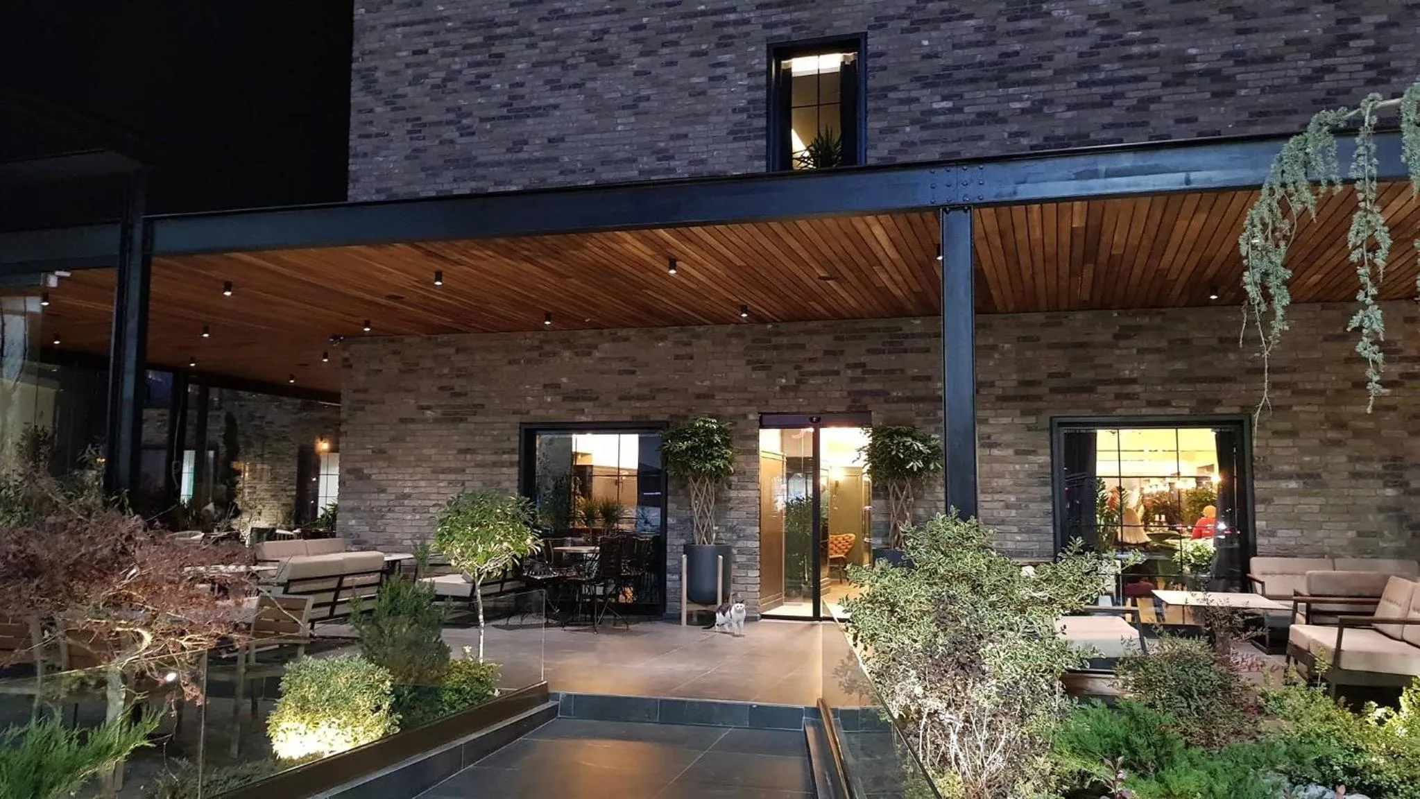 Restaurant/places to eat in Hotel Rubis