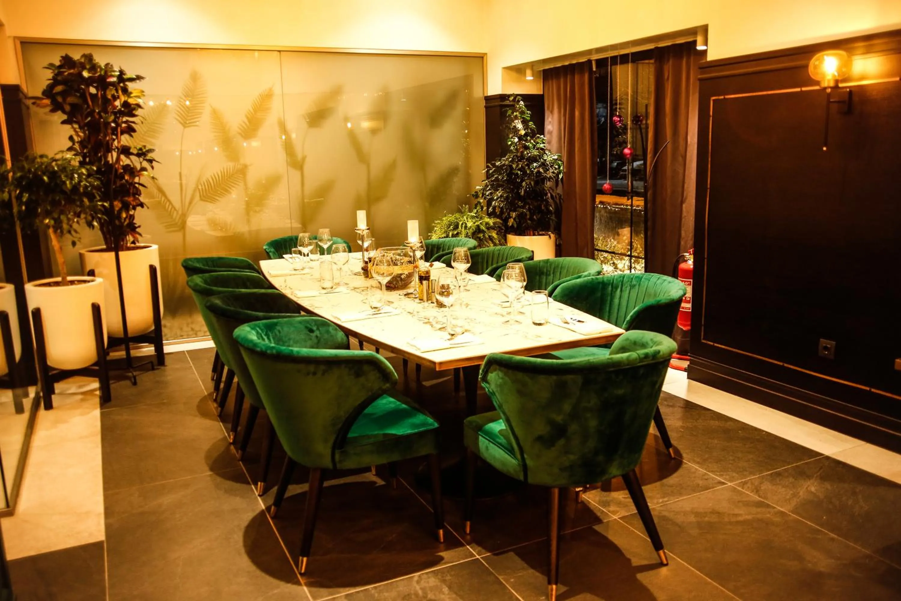 Restaurant/places to eat in Hotel Rubis