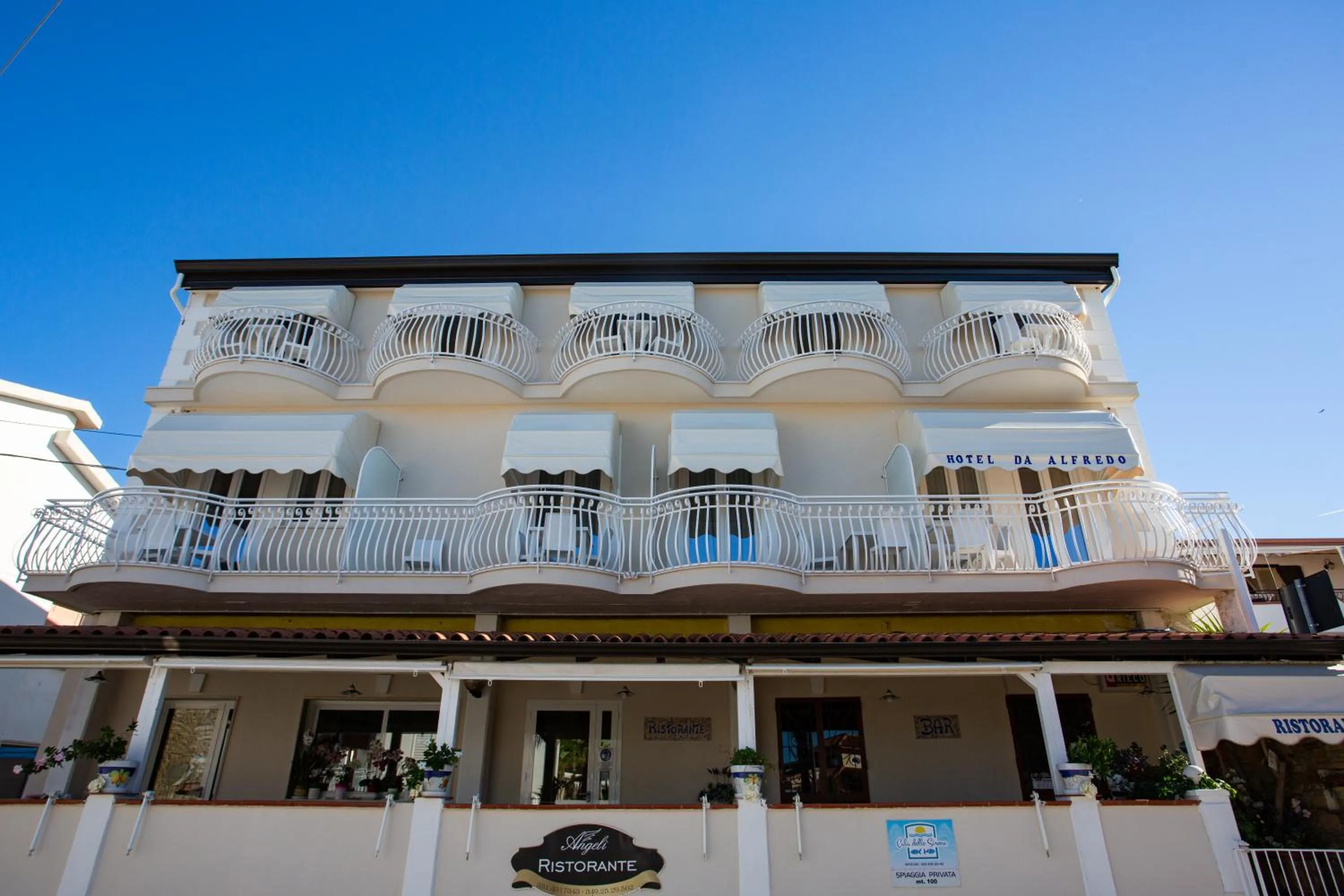 Property building in Hotel da Alfredo
