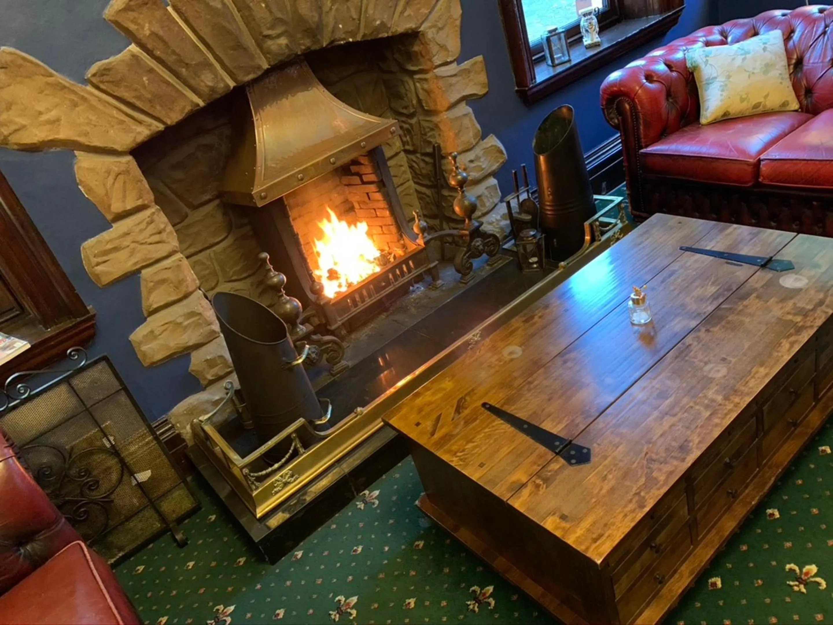 Seating area in OYO Dunmar House Hotel
