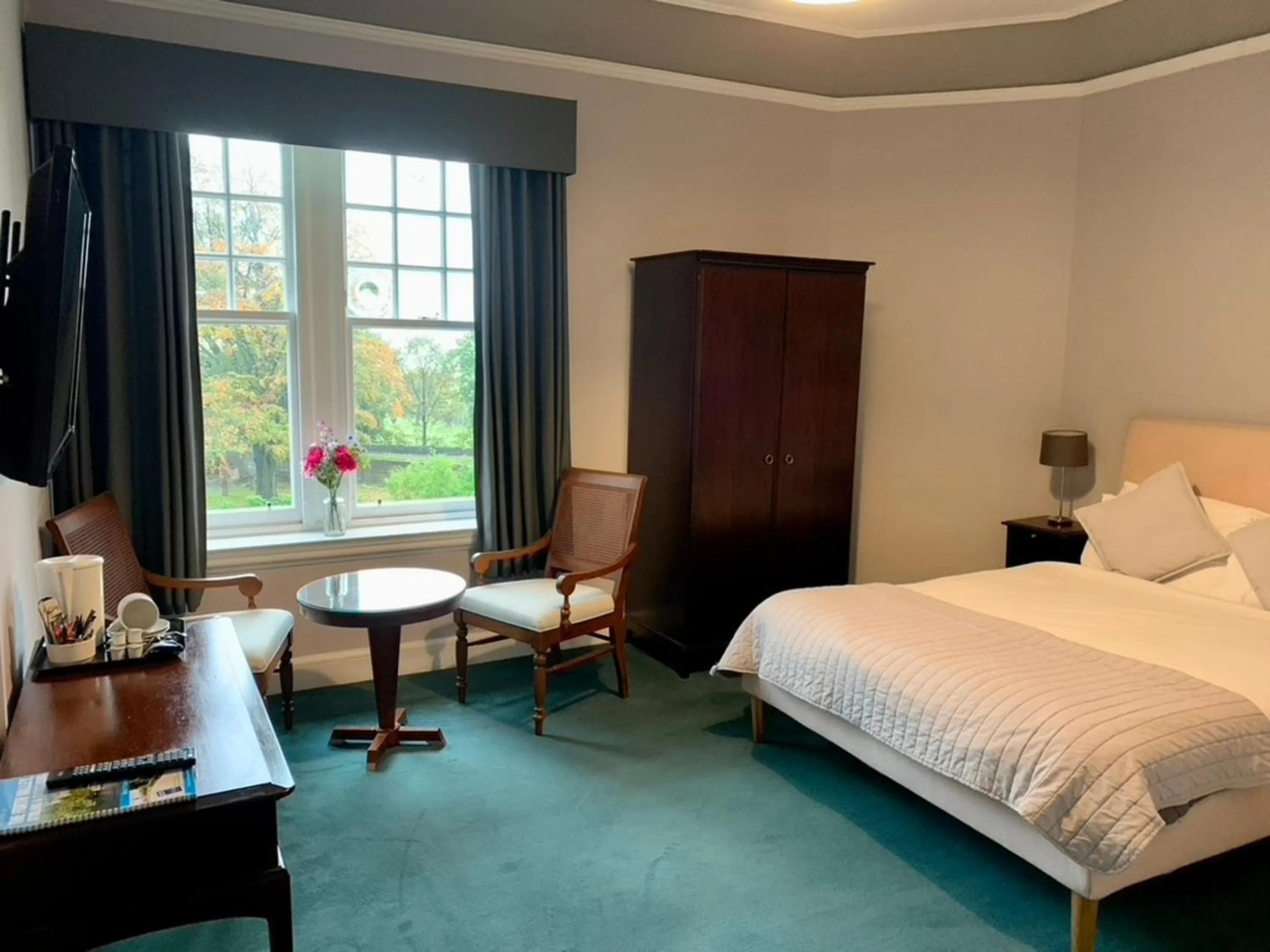 Bedroom, Bed in OYO Dunmar House Hotel