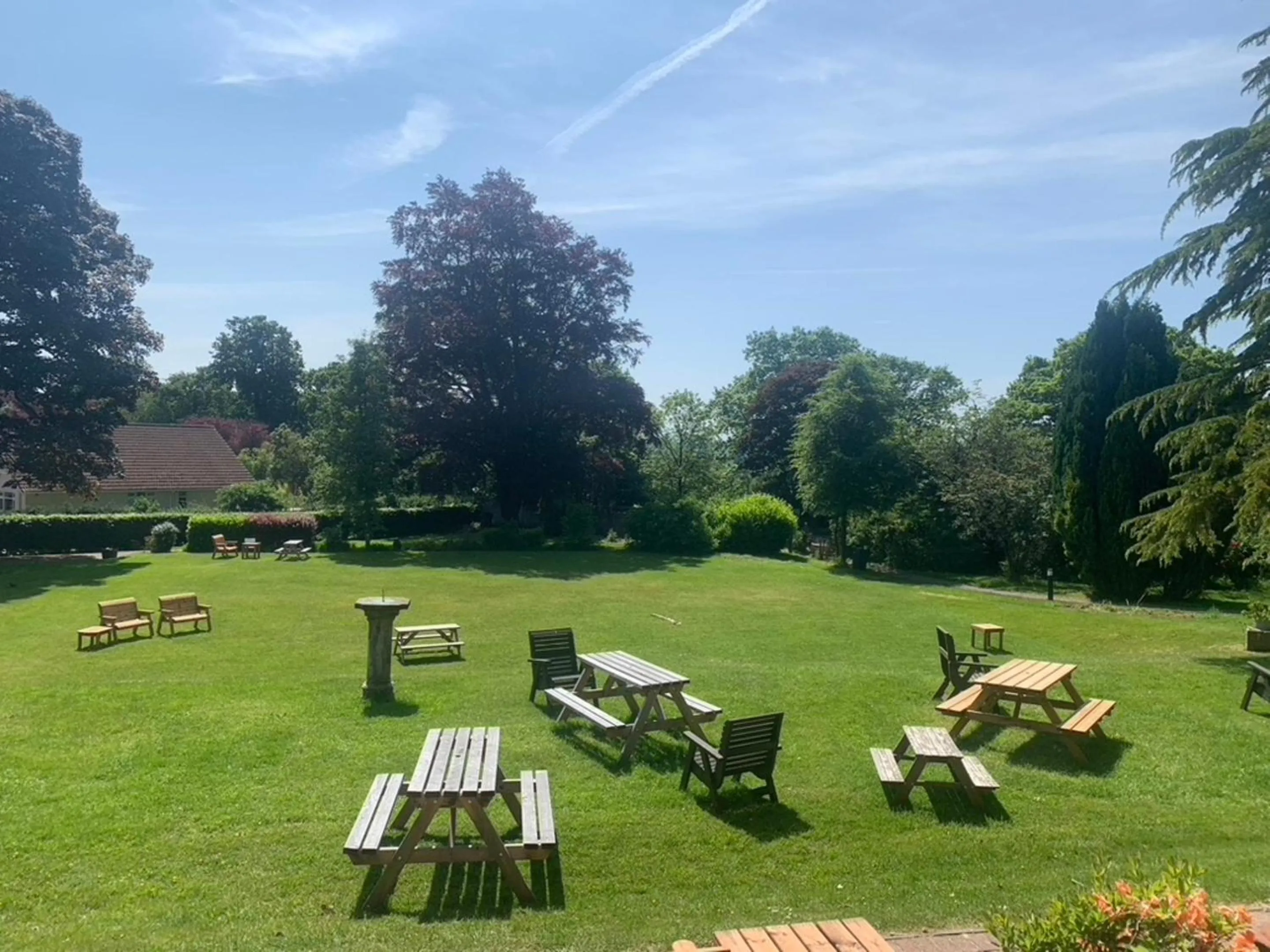Garden in OYO Dunmar House Hotel