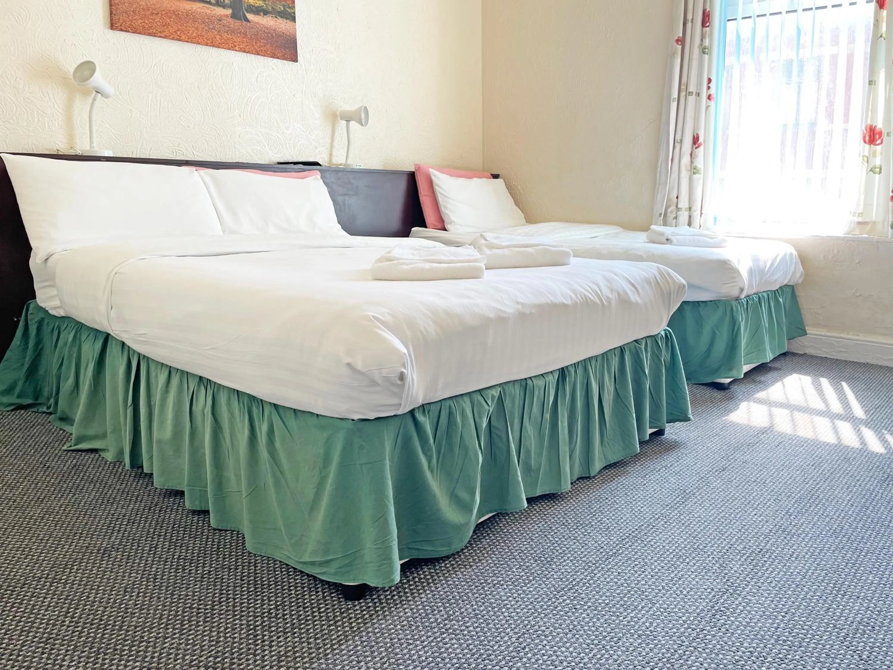 Bedroom, Bed in The Helmshore