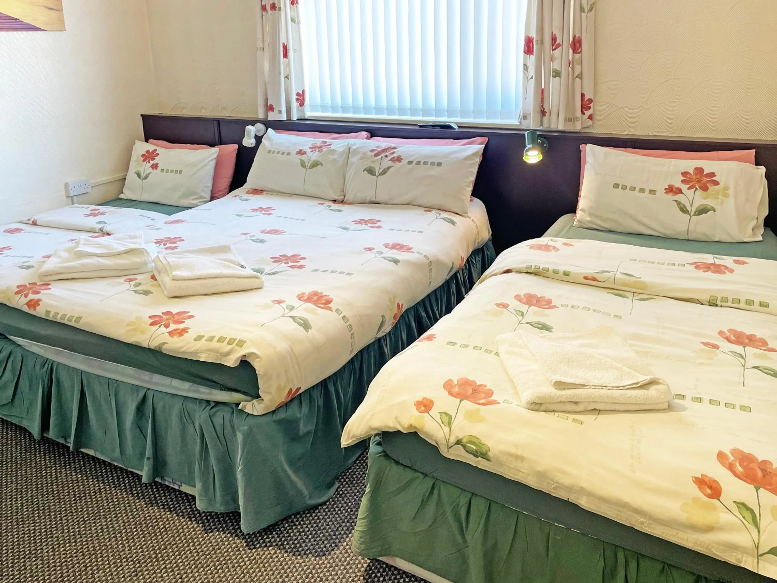 Bedroom, Bed in The Helmshore